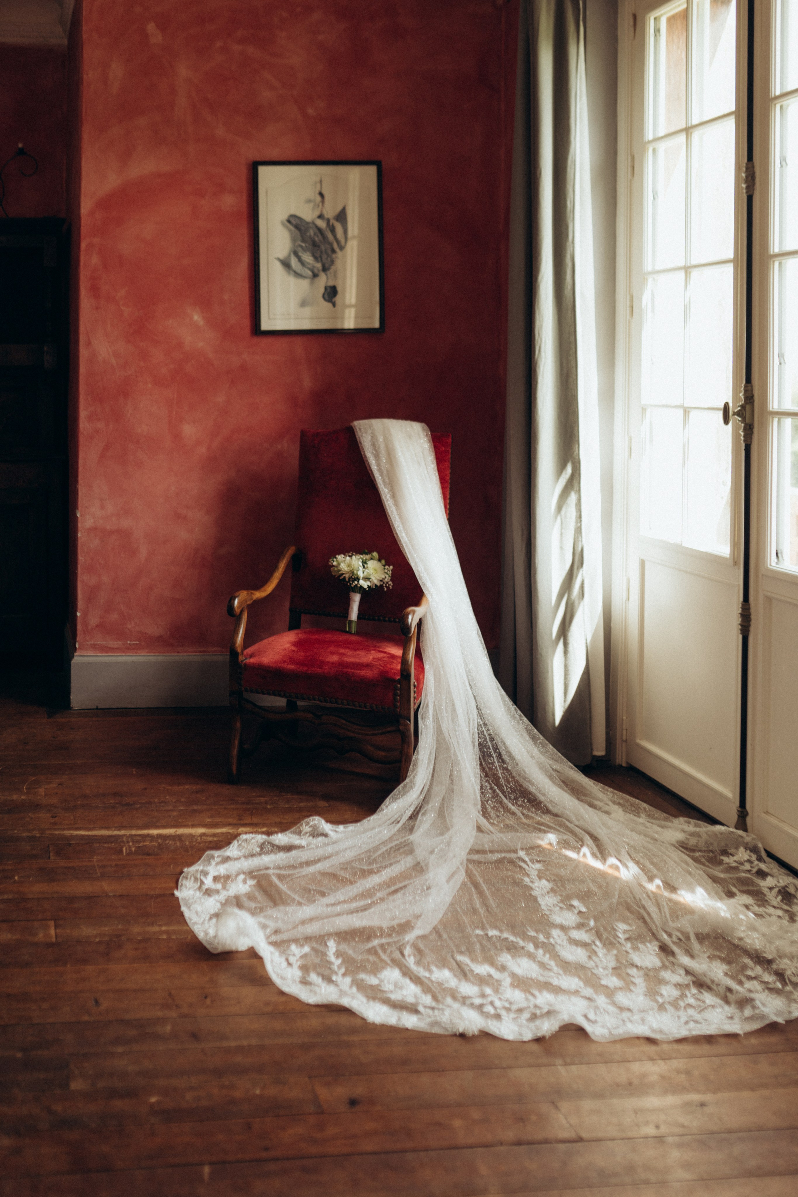 Свадебная фотосессия во французском замке. Professional photographer in Paris — Shybitska Iryna