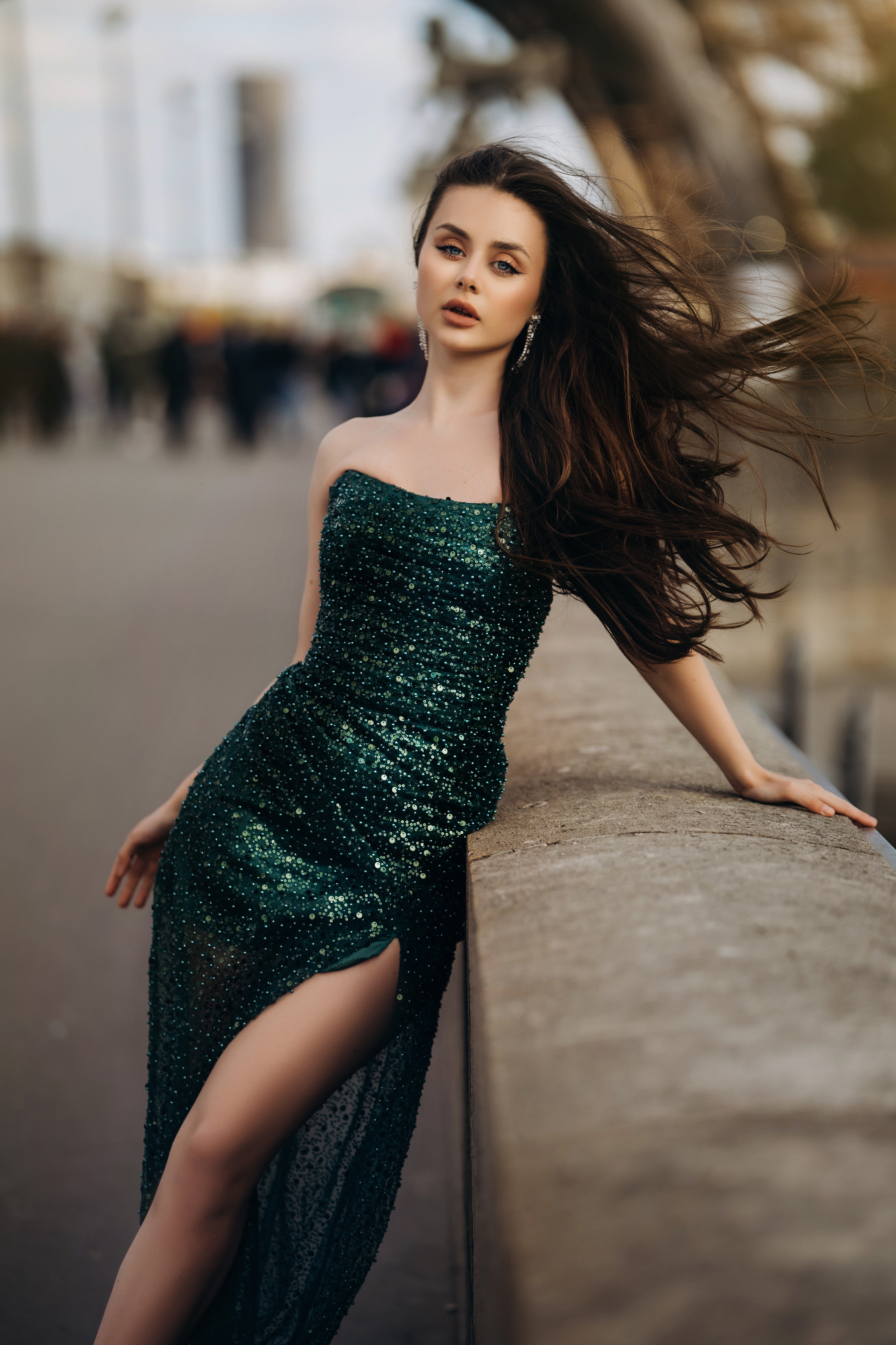 Eiffel Tower — Photo shoot. Professional photographer in Paris — Shybitska Iryna