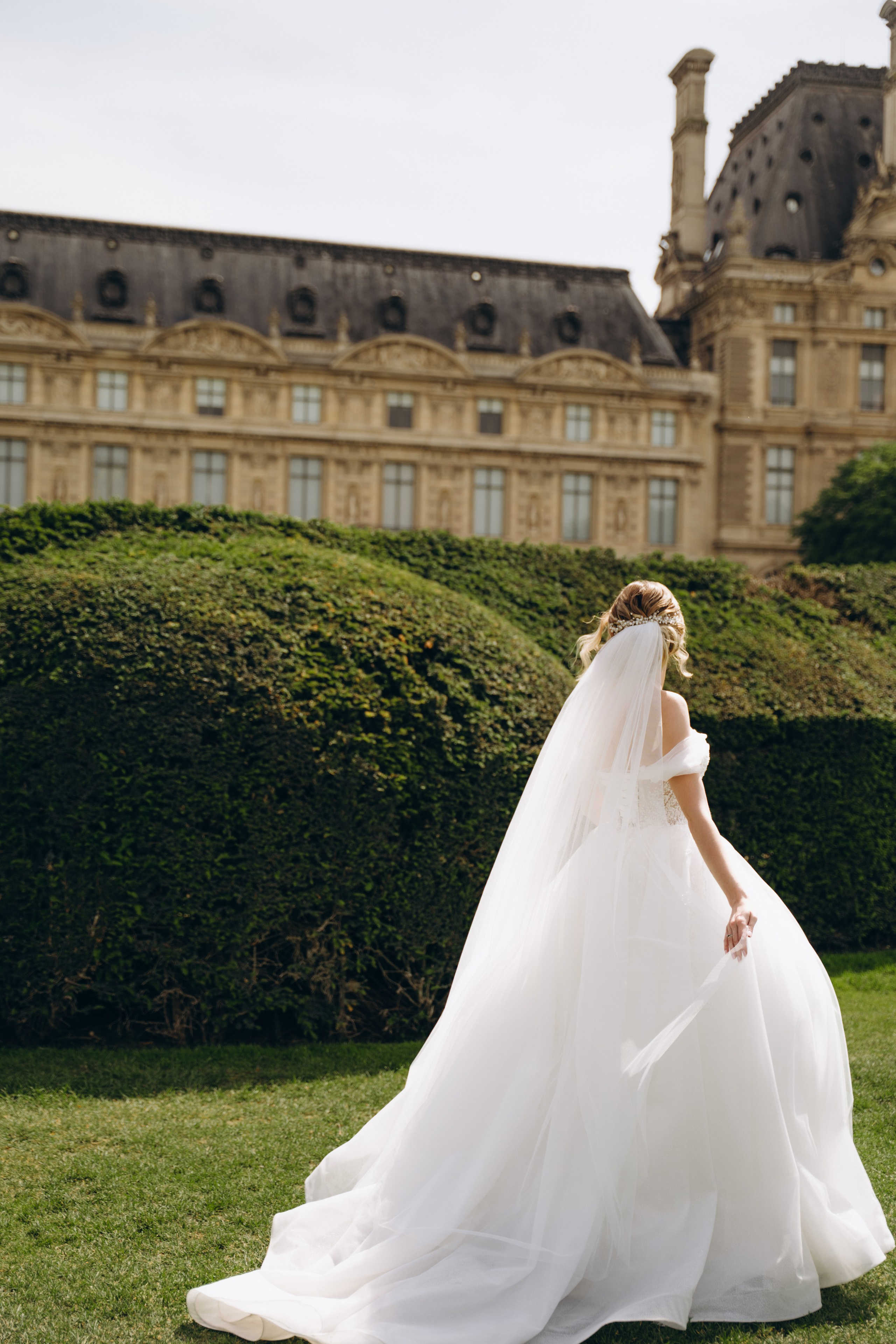 Wedding Day in Paris and Reception. Professional photographer in Paris — Shybitska Iryna