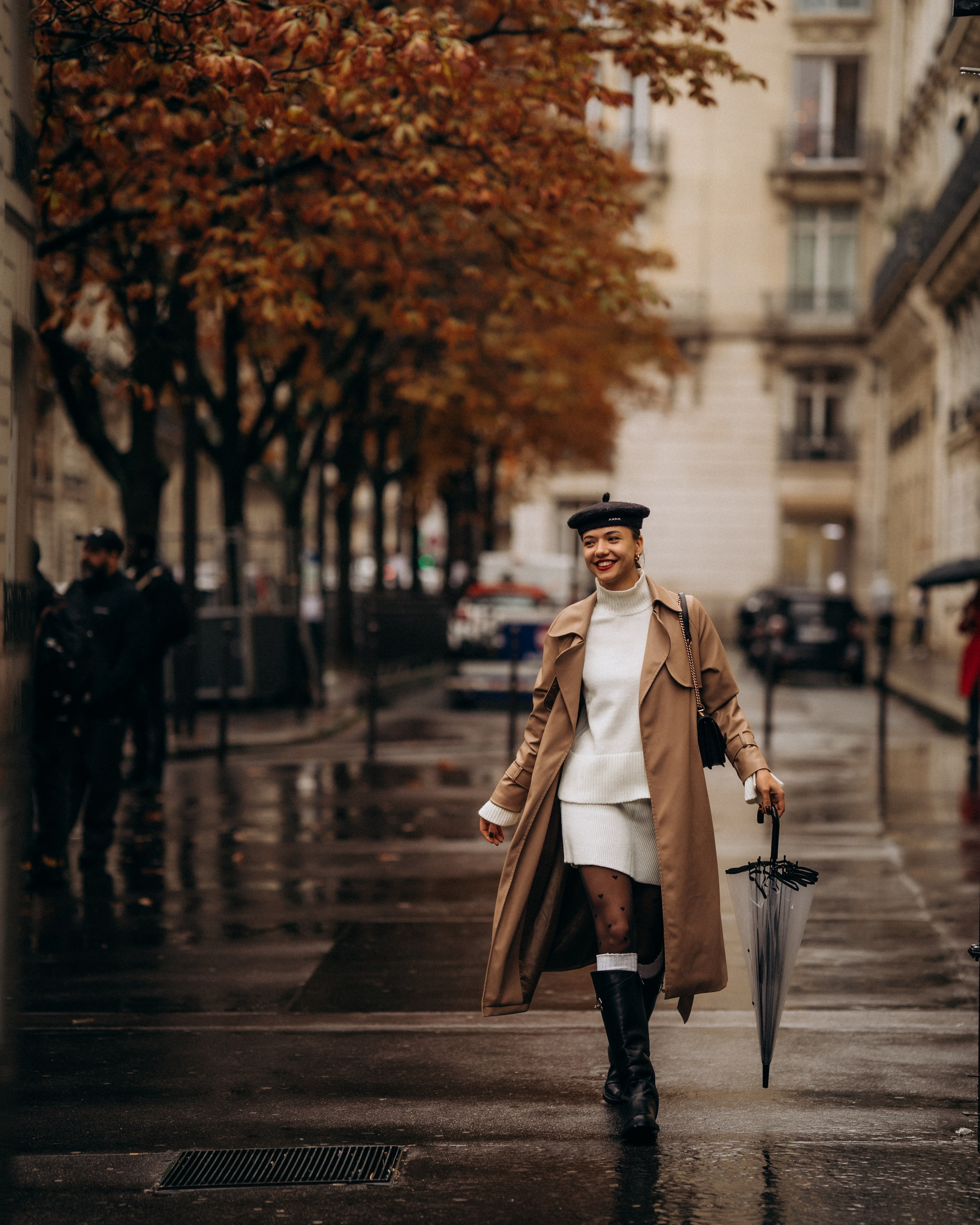 Photo shoot in Paris on a rainy day. Professional photographer in Paris — Shybitska Iryna