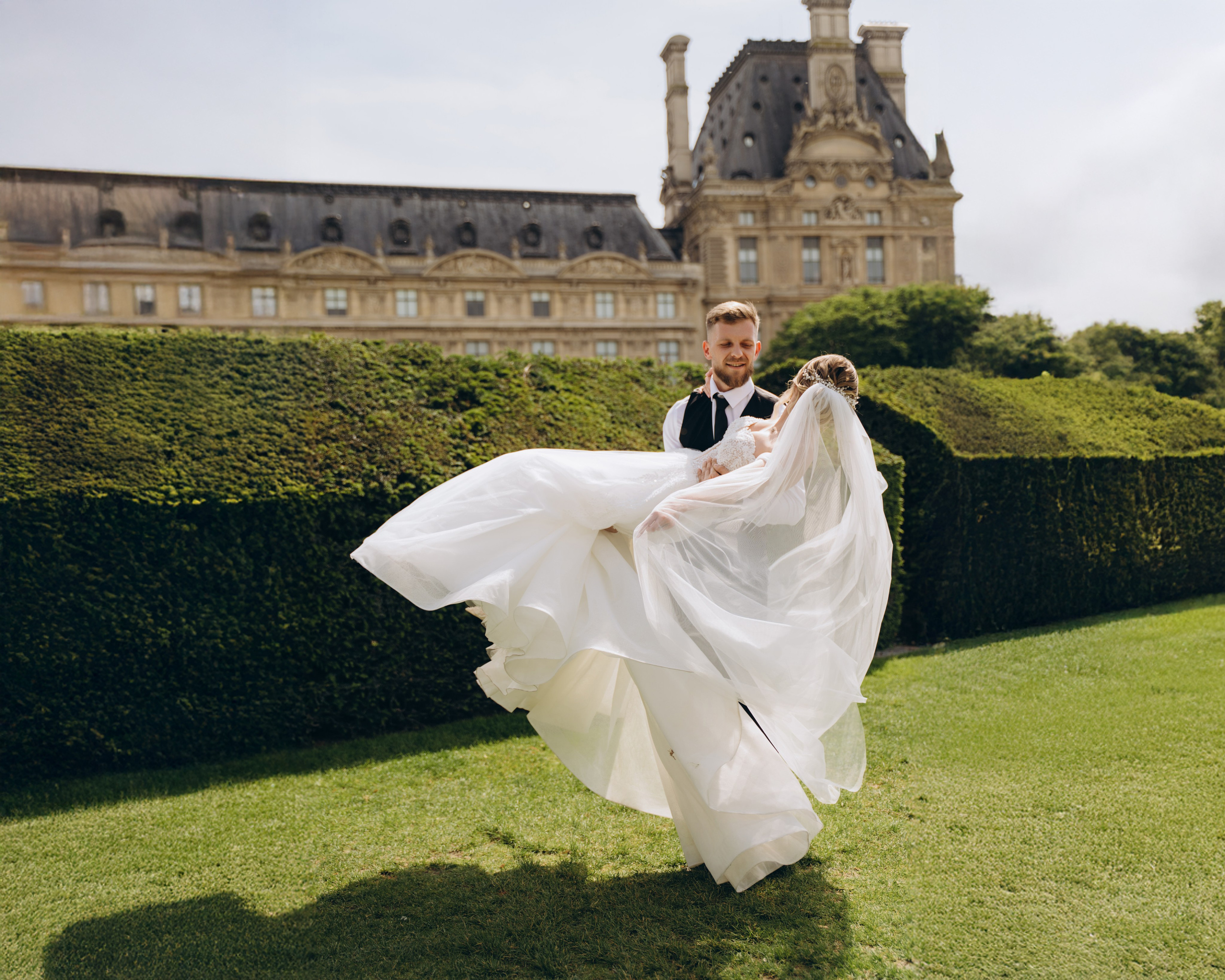 Wedding Day in Paris and Reception. Professional photographer in Paris — Shybitska Iryna