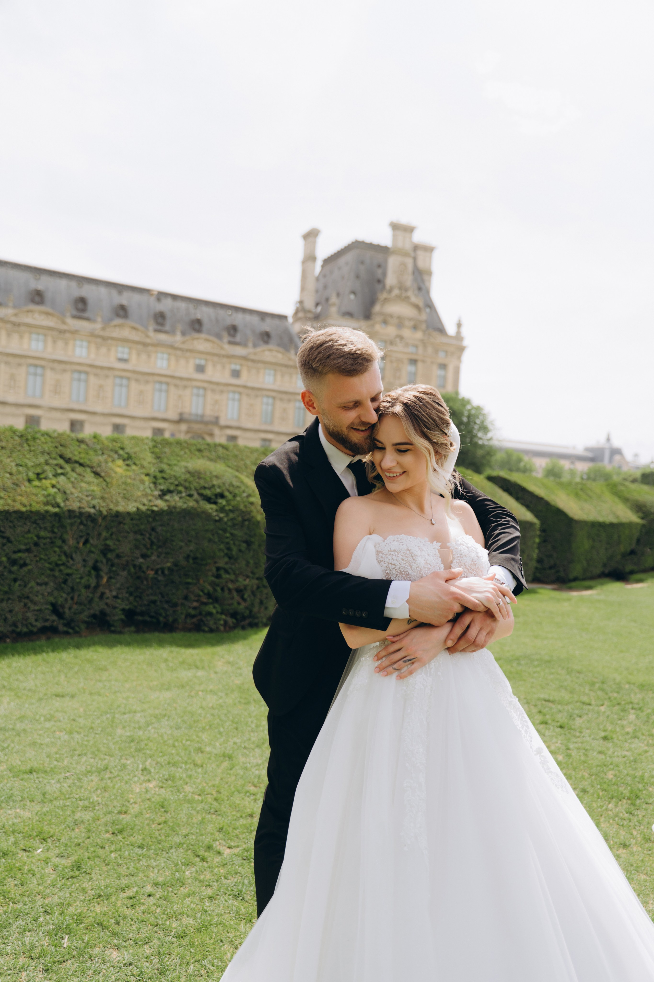 Wedding Day in Paris and Reception. Professional photographer in Paris — Shybitska Iryna