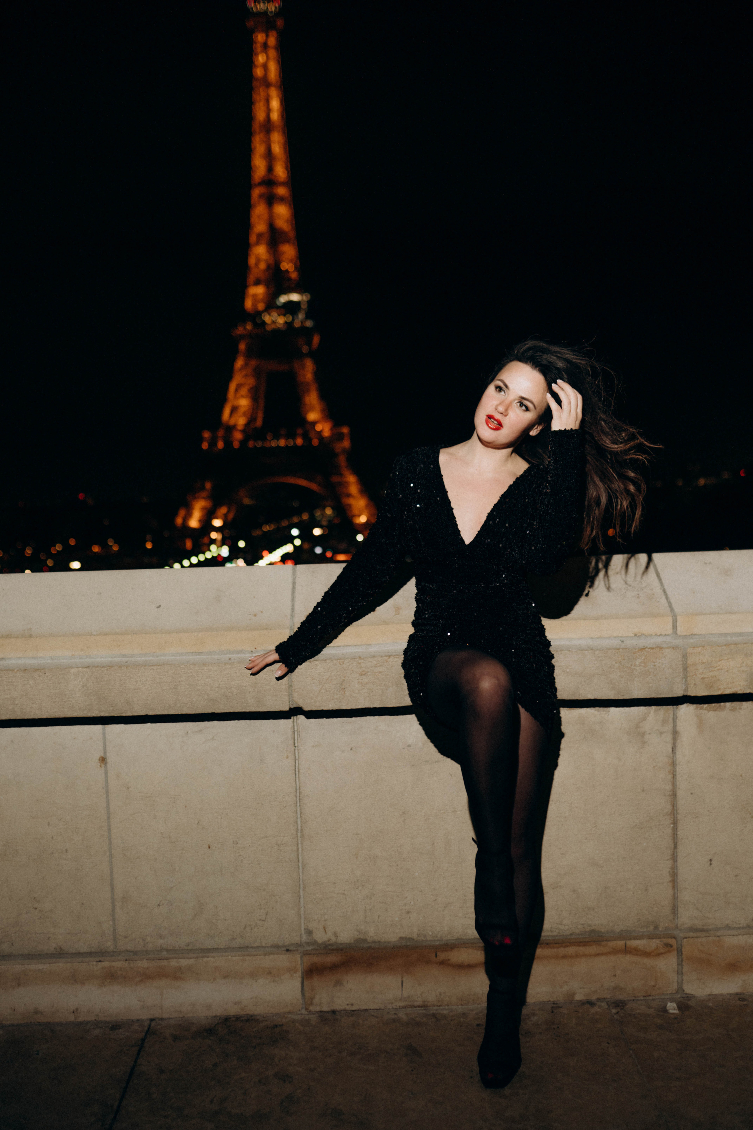 Night photo session in Paris. Professional photographer in Paris — Shybitska Iryna