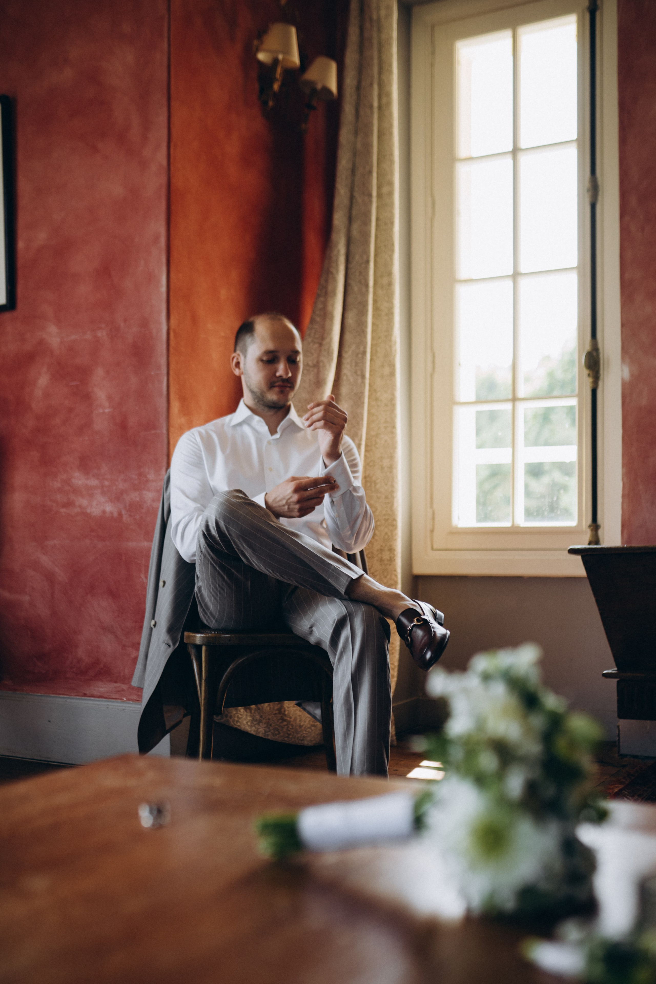 Свадебная фотосессия во французском замке. Professional photographer in Paris — Shybitska Iryna