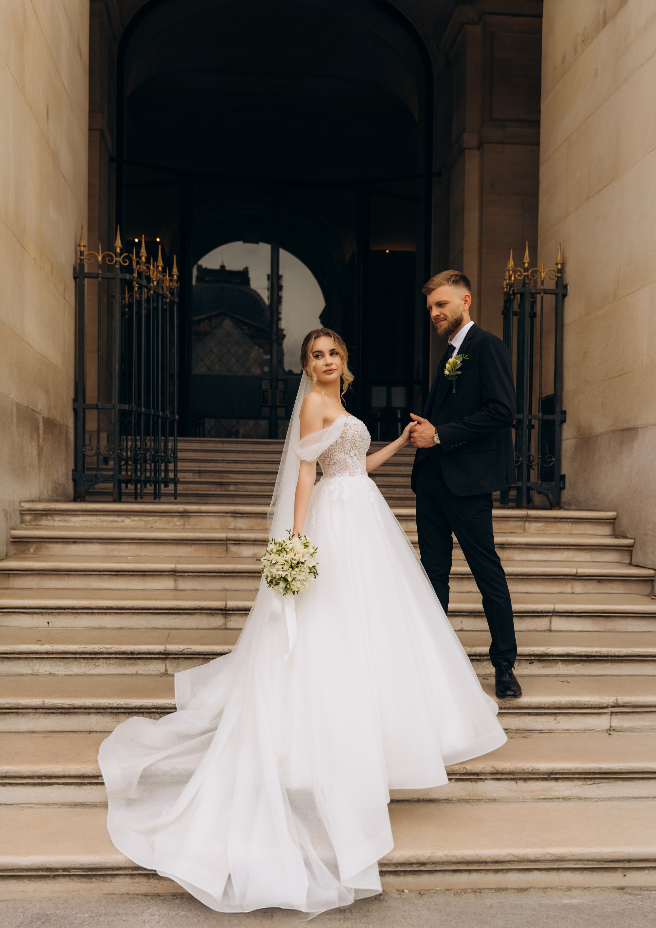 Wedding Day in Paris and Reception. Professional photographer in Paris — Shybitska Iryna