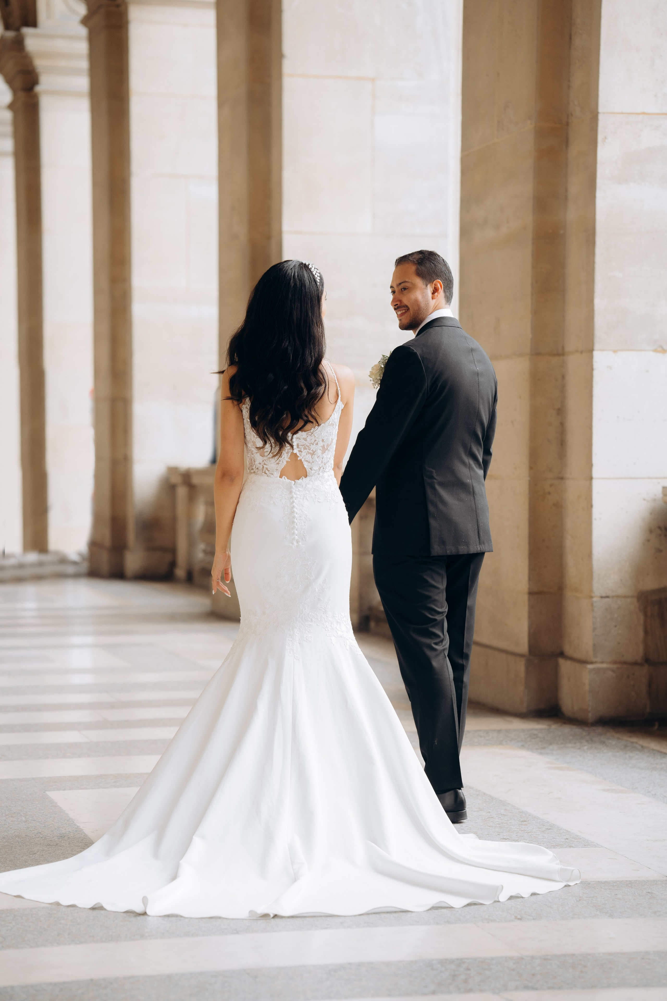 Wedding photo shoot in France_Cabriolet_Paris. Professional photographer in Paris — Shybitska Iryna