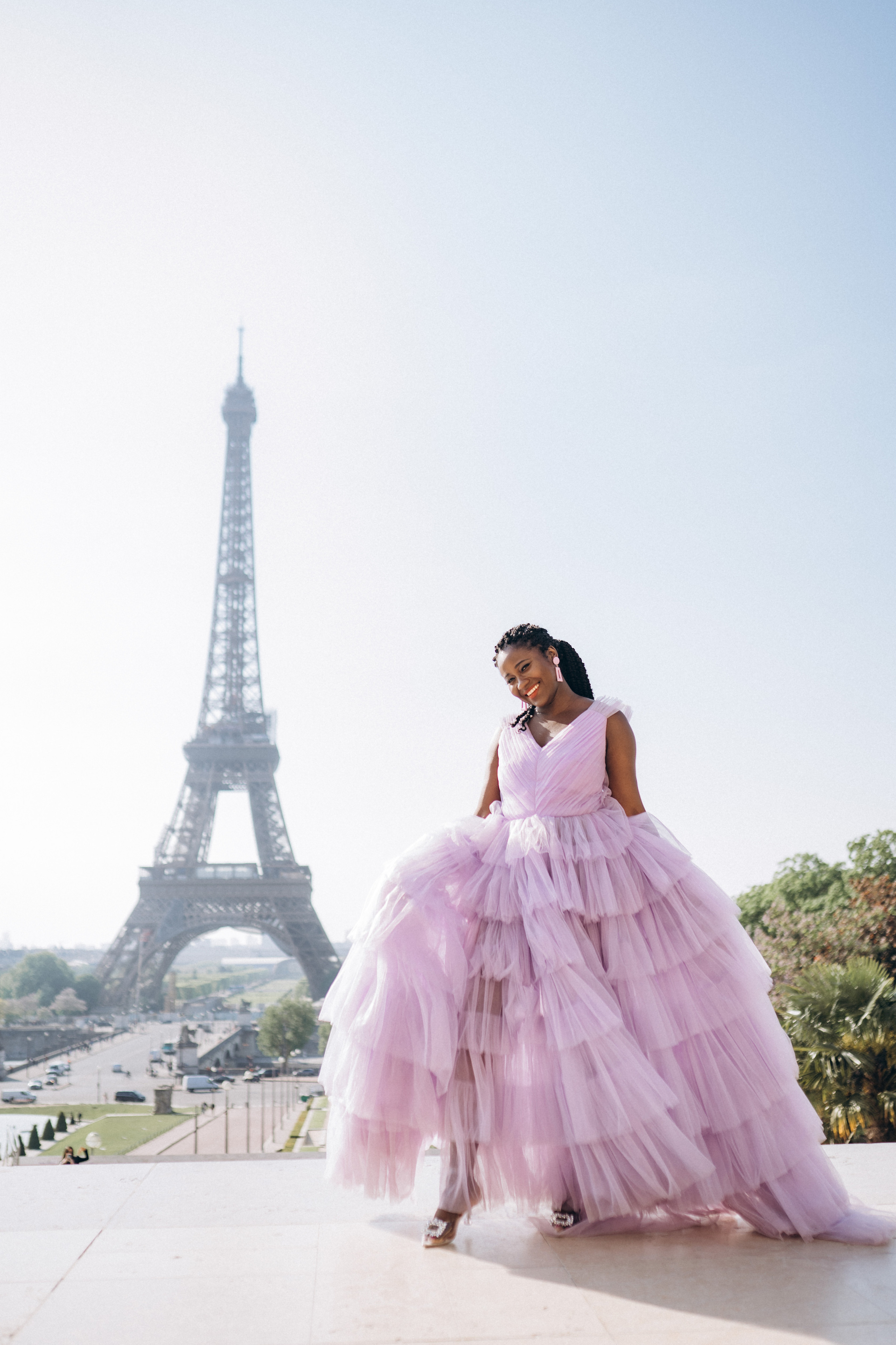 Family photo session in Paris — Louvre — Eiffel Tower. Professional photographer in Paris — Shybitska Iryna
