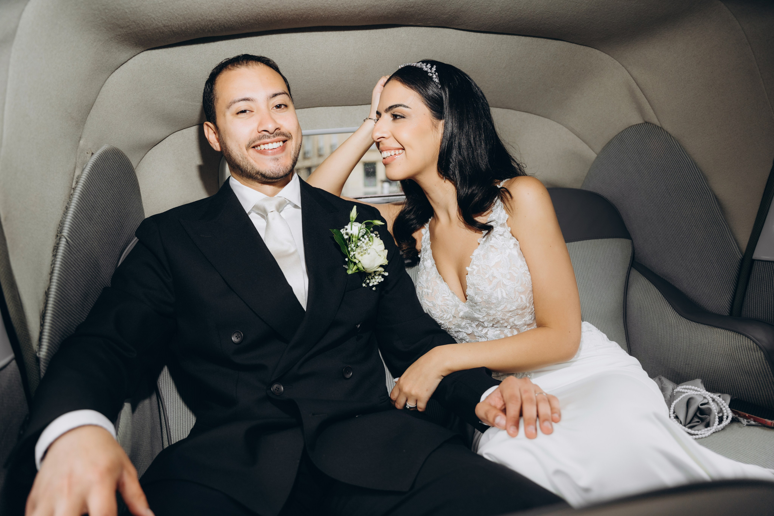 Wedding photo shoot in France_Cabriolet_Paris. Professional photographer in Paris — Shybitska Iryna