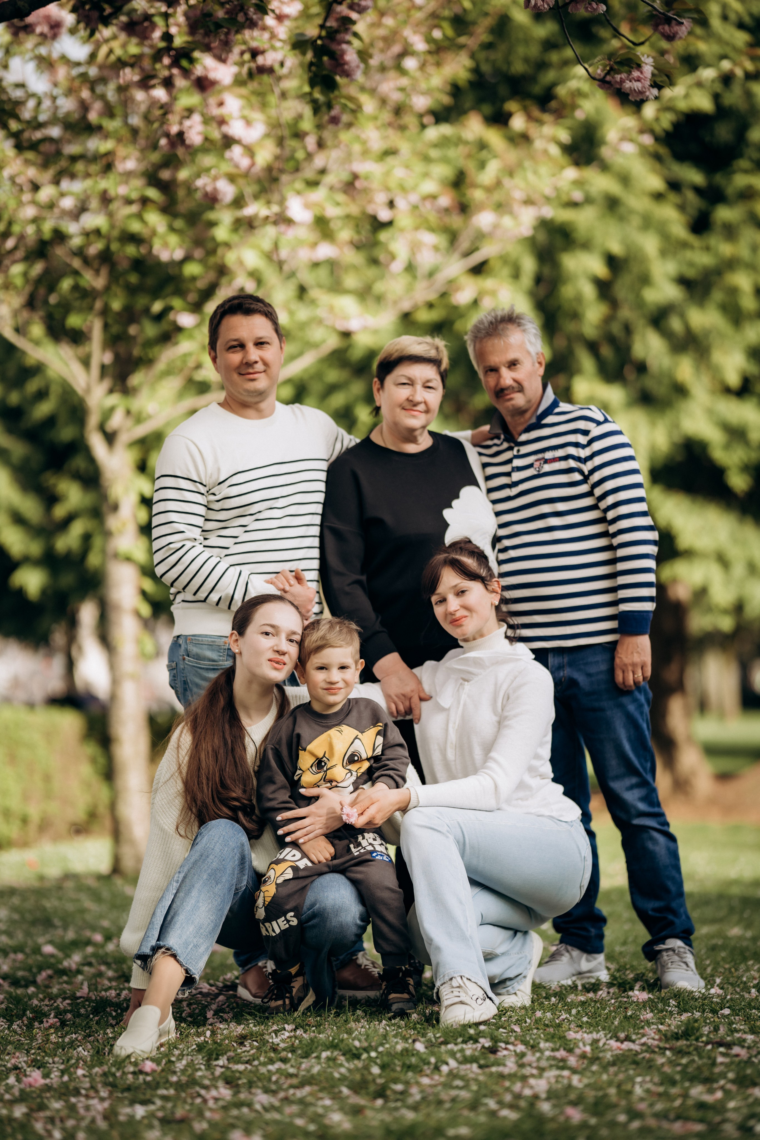 Family photo shoot. Paris. Professional photographer in Paris — Shybitska Iryna