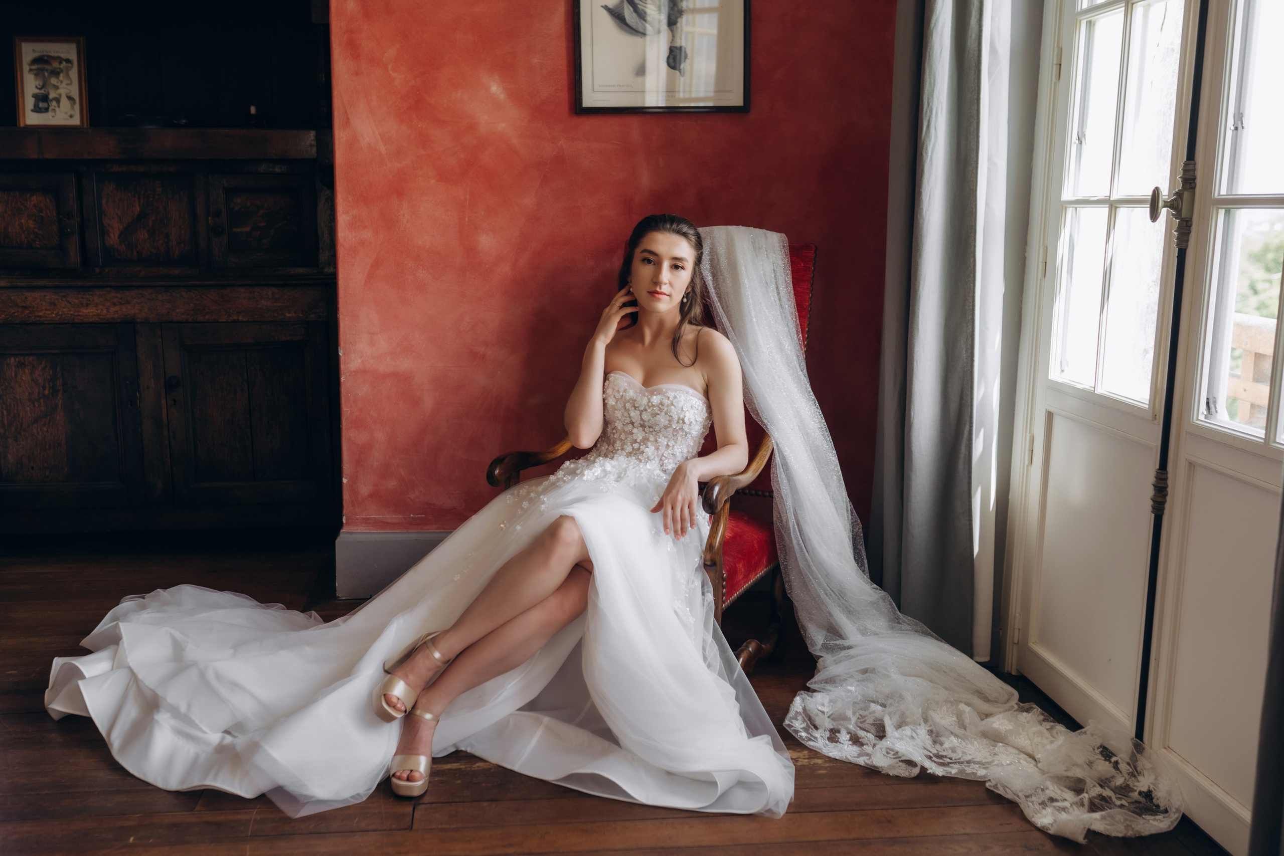 Свадебная фотосессия во французском замке. Professional photographer in Paris — Shybitska Iryna