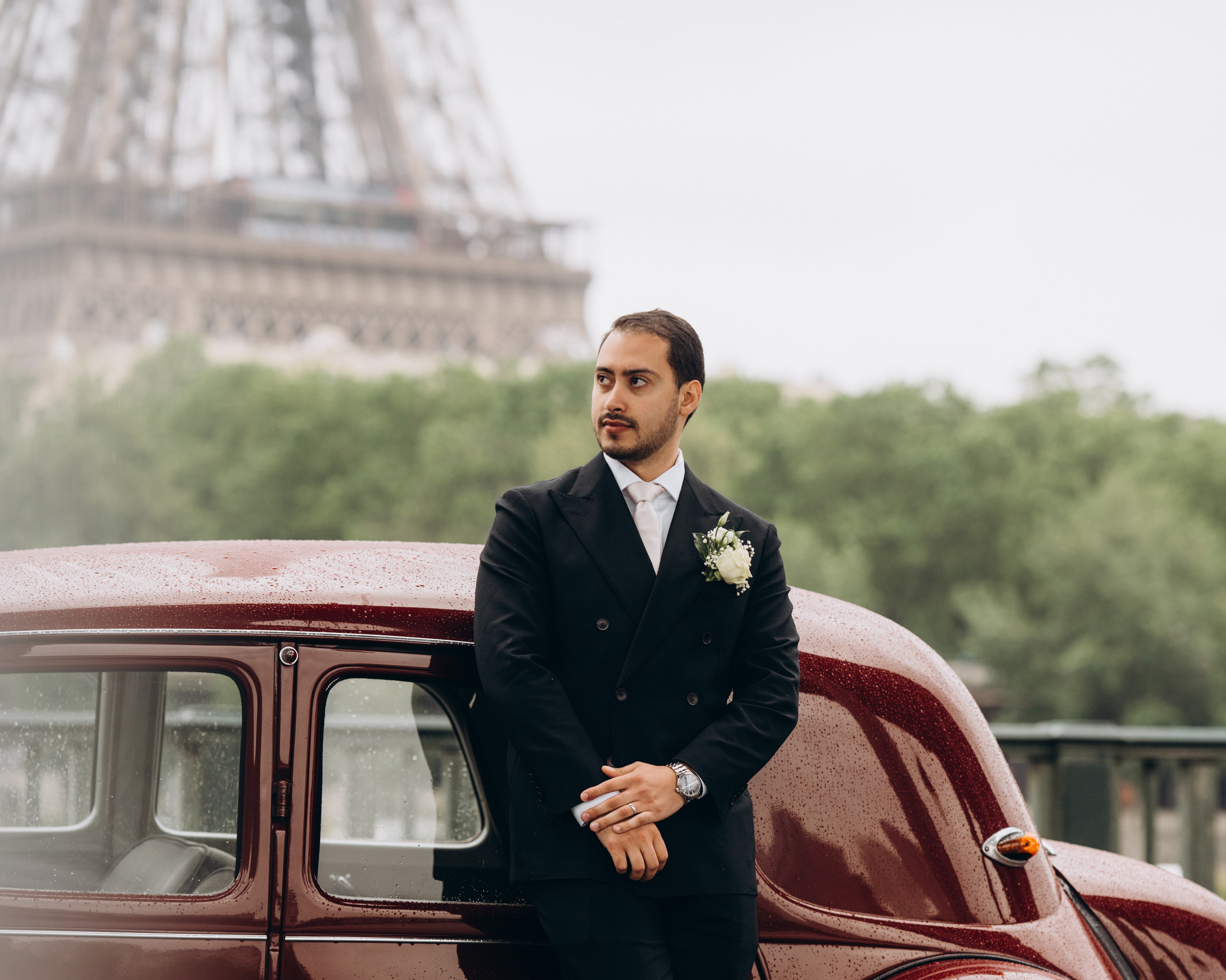 Wedding photo shoot in France_Cabriolet_Paris. Professional photographer in Paris — Shybitska Iryna