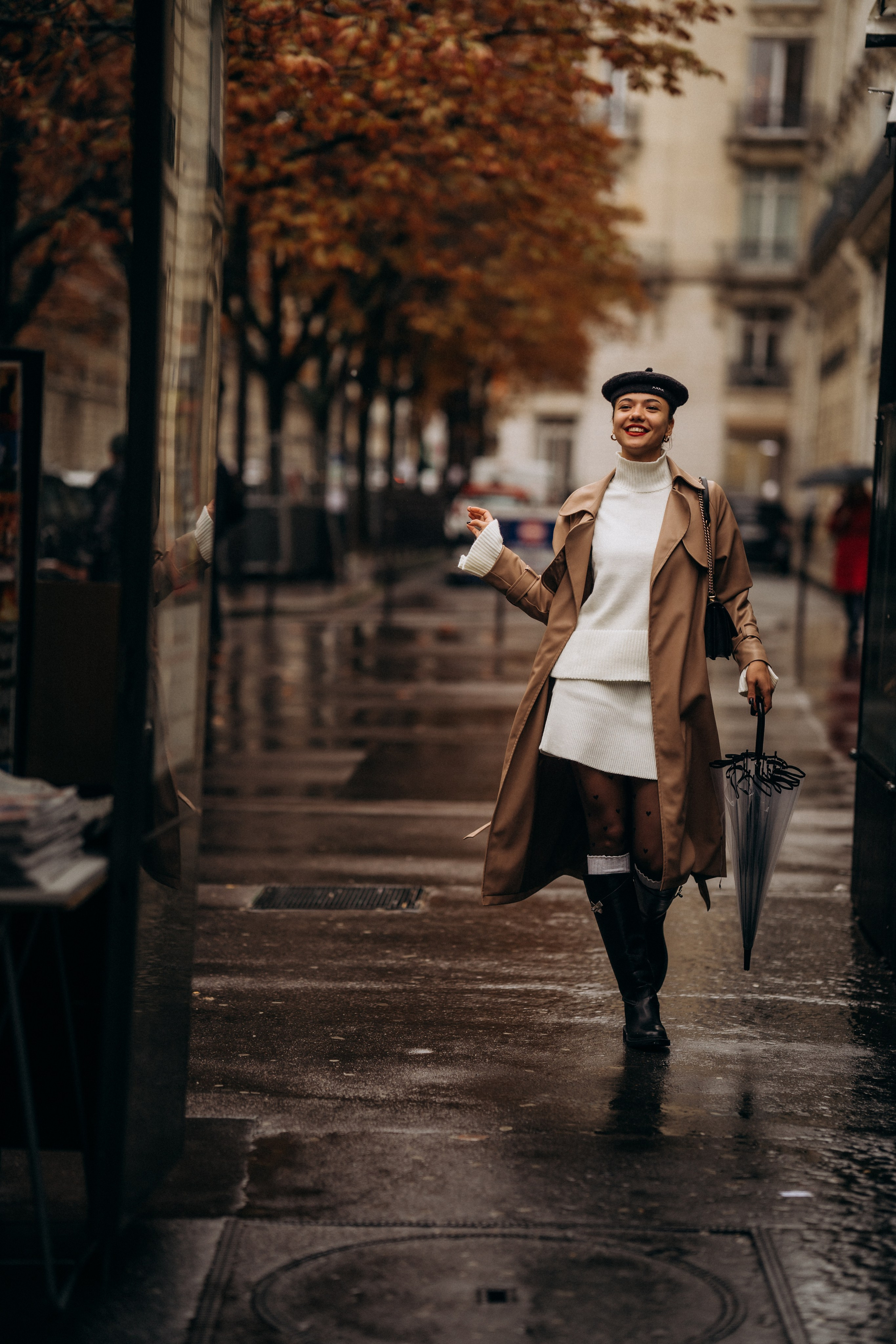 Photo shoot in Paris on a rainy day. Professional photographer in Paris — Shybitska Iryna