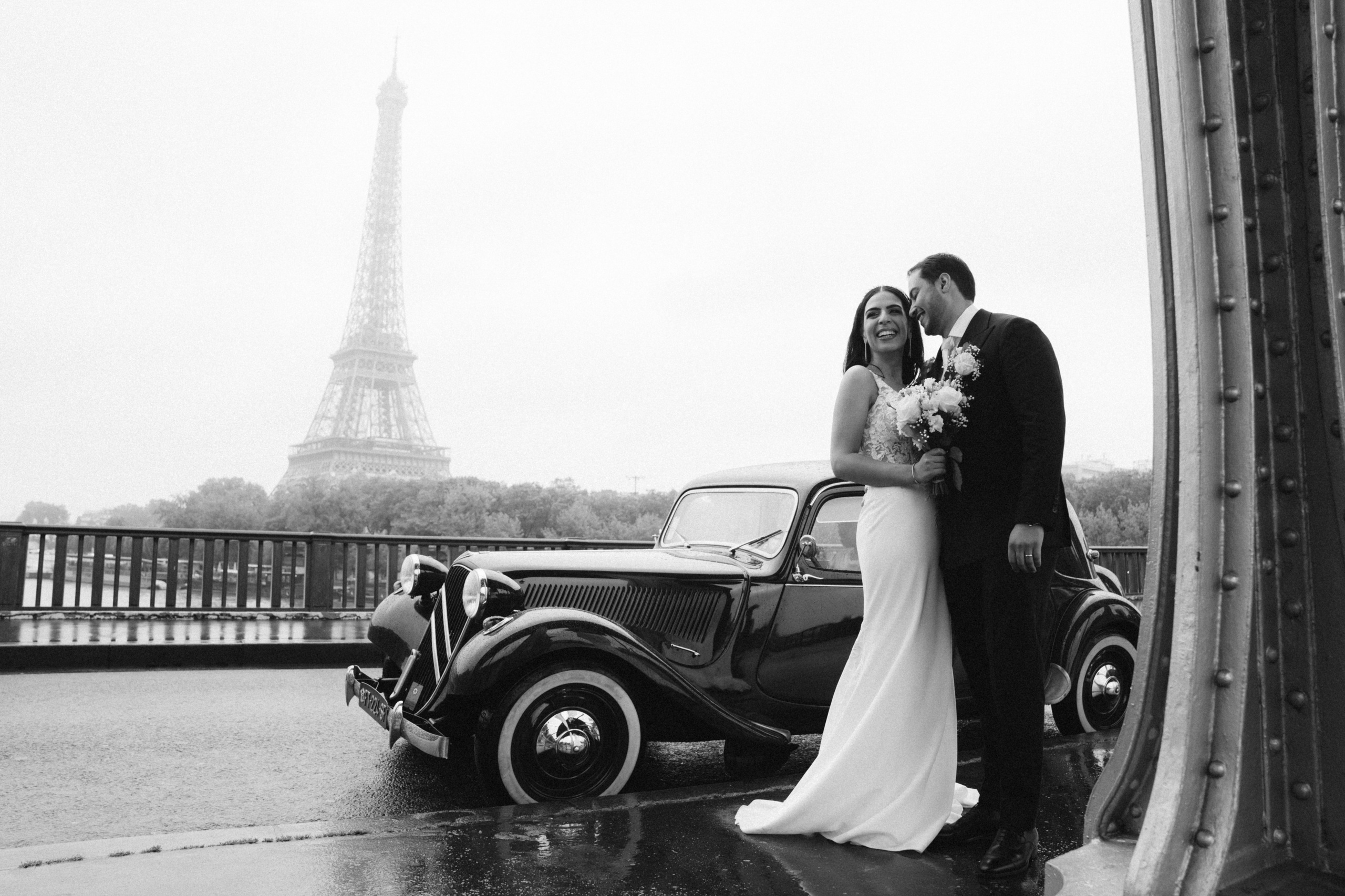 Wedding photo shoot in France_Cabriolet_Paris. Professional photographer in Paris — Shybitska Iryna