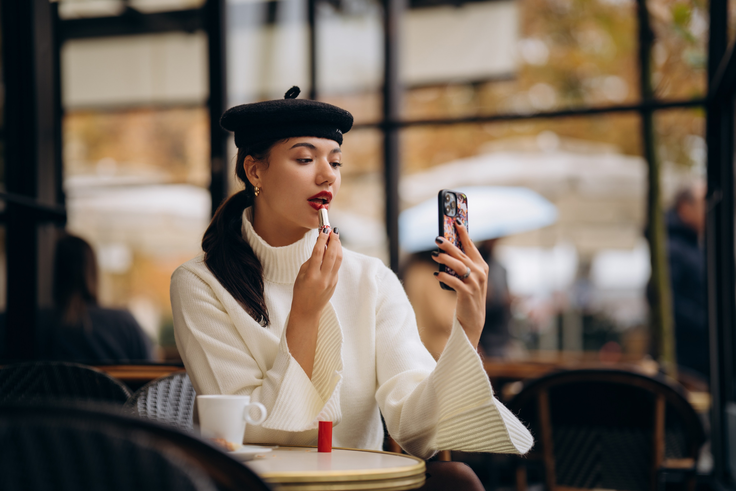 Photo shoot in Paris on a rainy day. Professional photographer in Paris — Shybitska Iryna