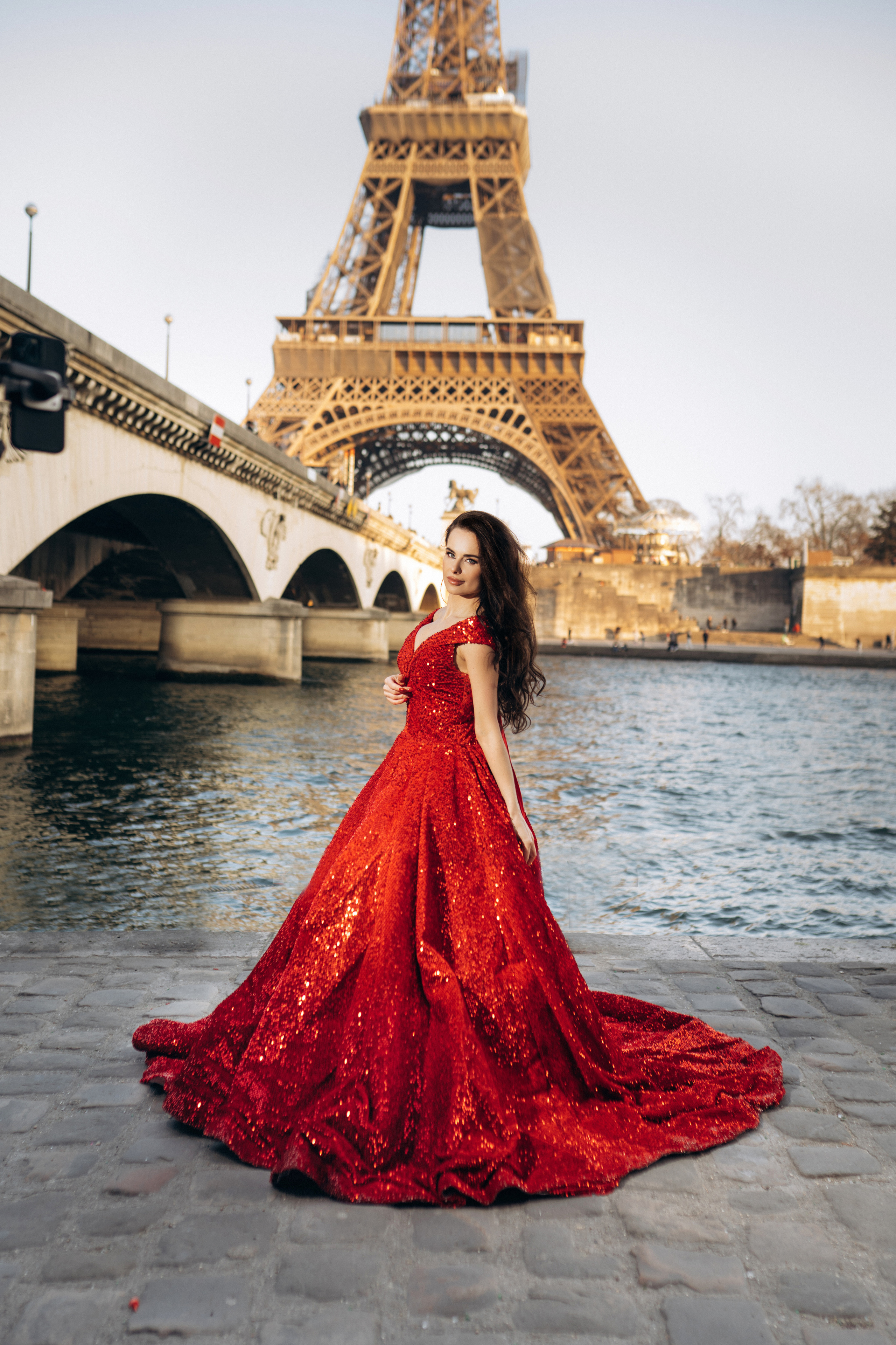Eiffel Tower — Photo shoot. Professional photographer in Paris — Shybitska Iryna