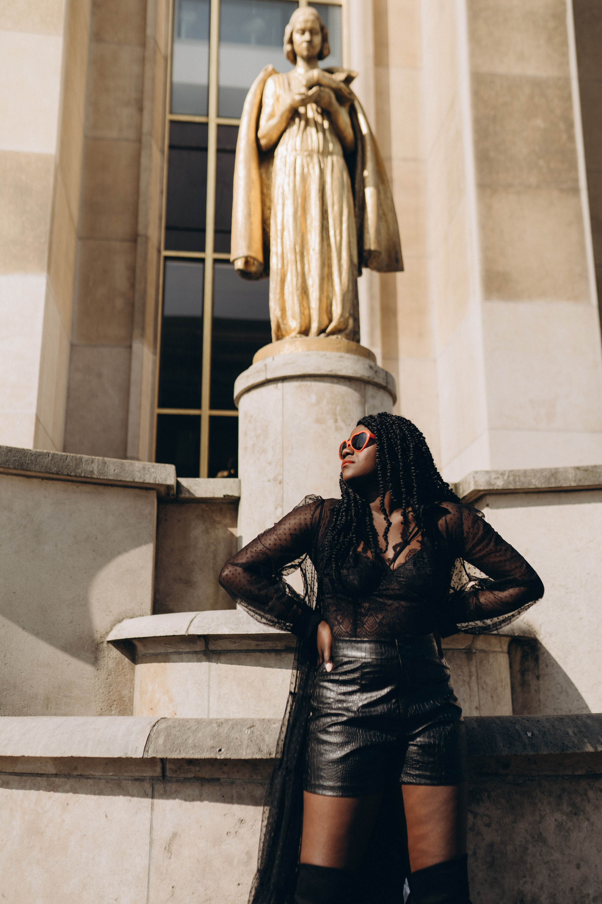 Family photo session in Paris — Louvre — Eiffel Tower. Professional photographer in Paris — Shybitska Iryna
