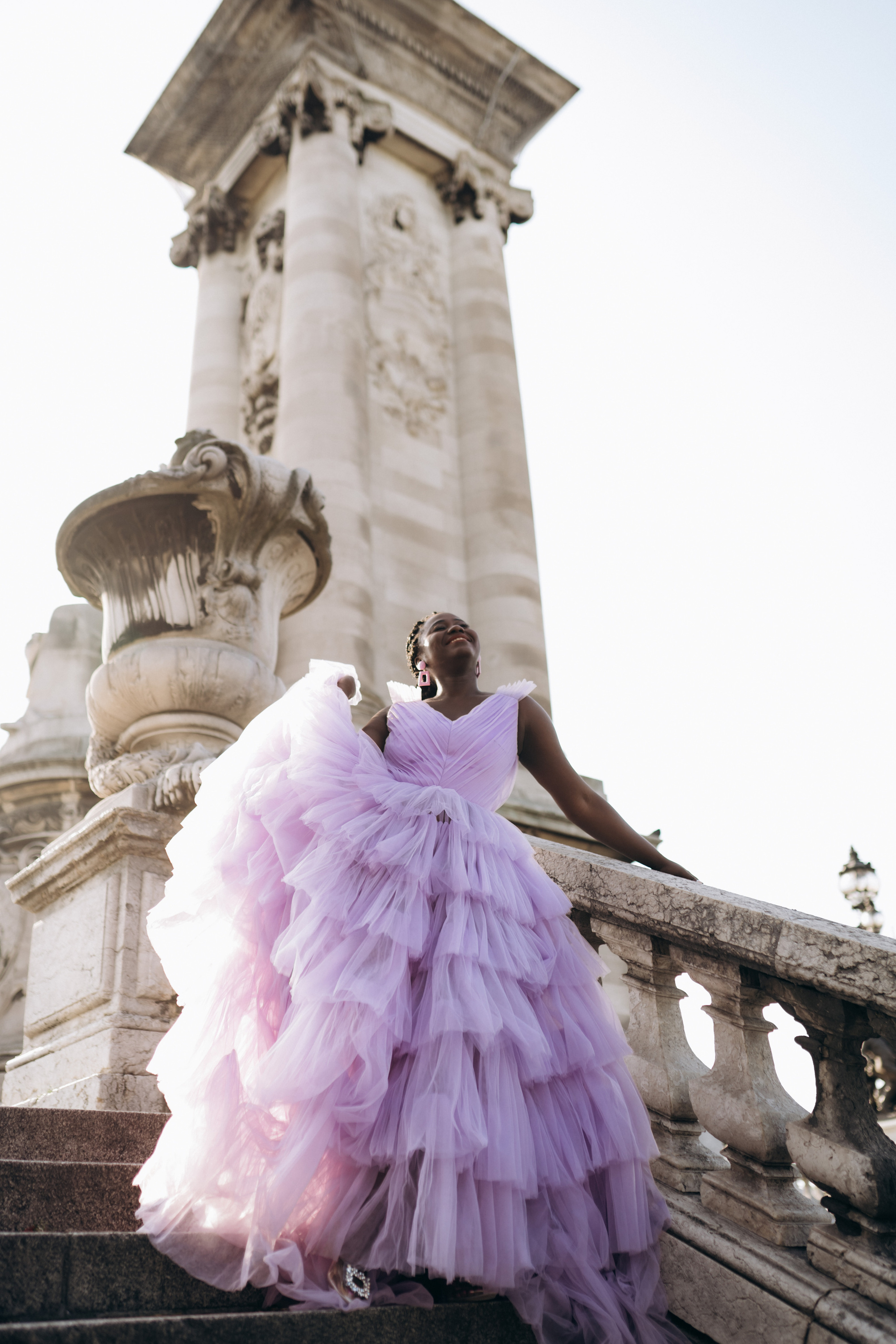 Family photo session in Paris — Louvre — Eiffel Tower. Professional photographer in Paris — Shybitska Iryna