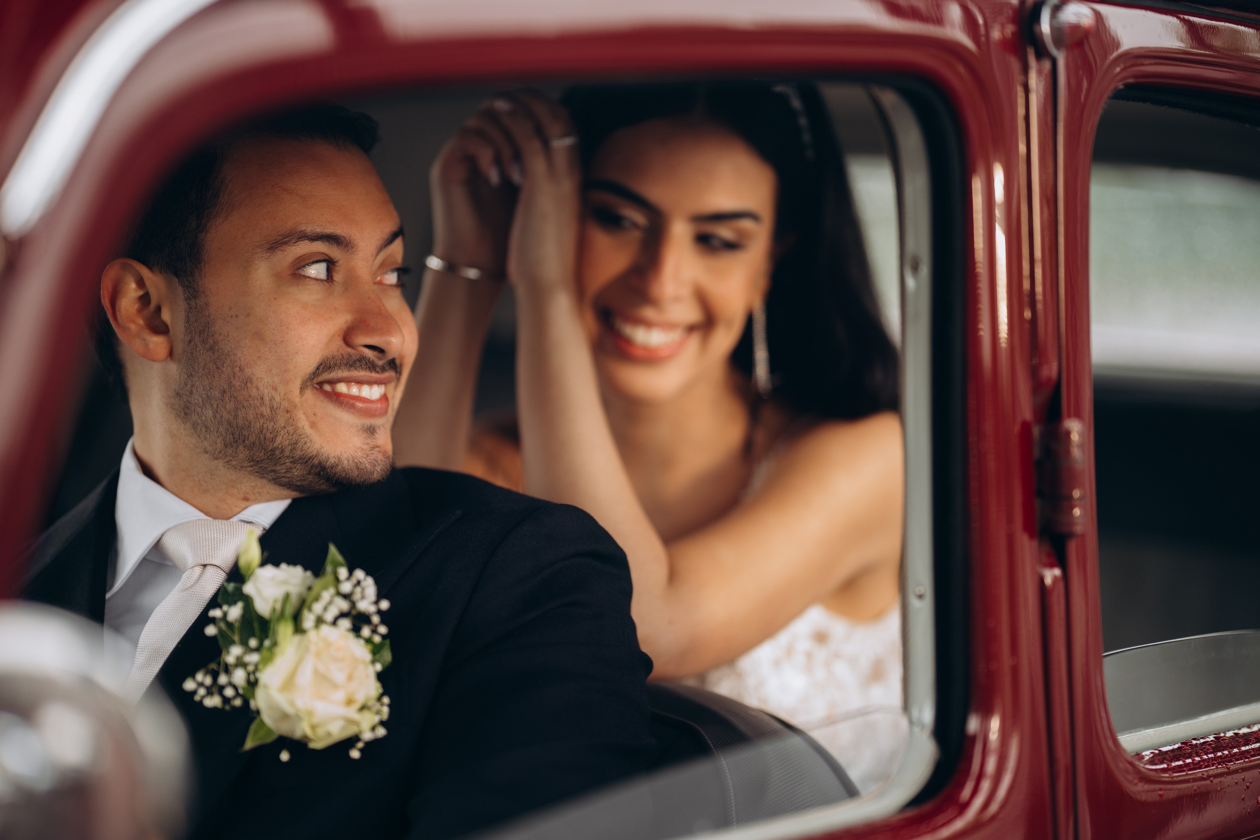 Wedding photo shoot in France_Cabriolet_Paris. Professional photographer in Paris — Shybitska Iryna