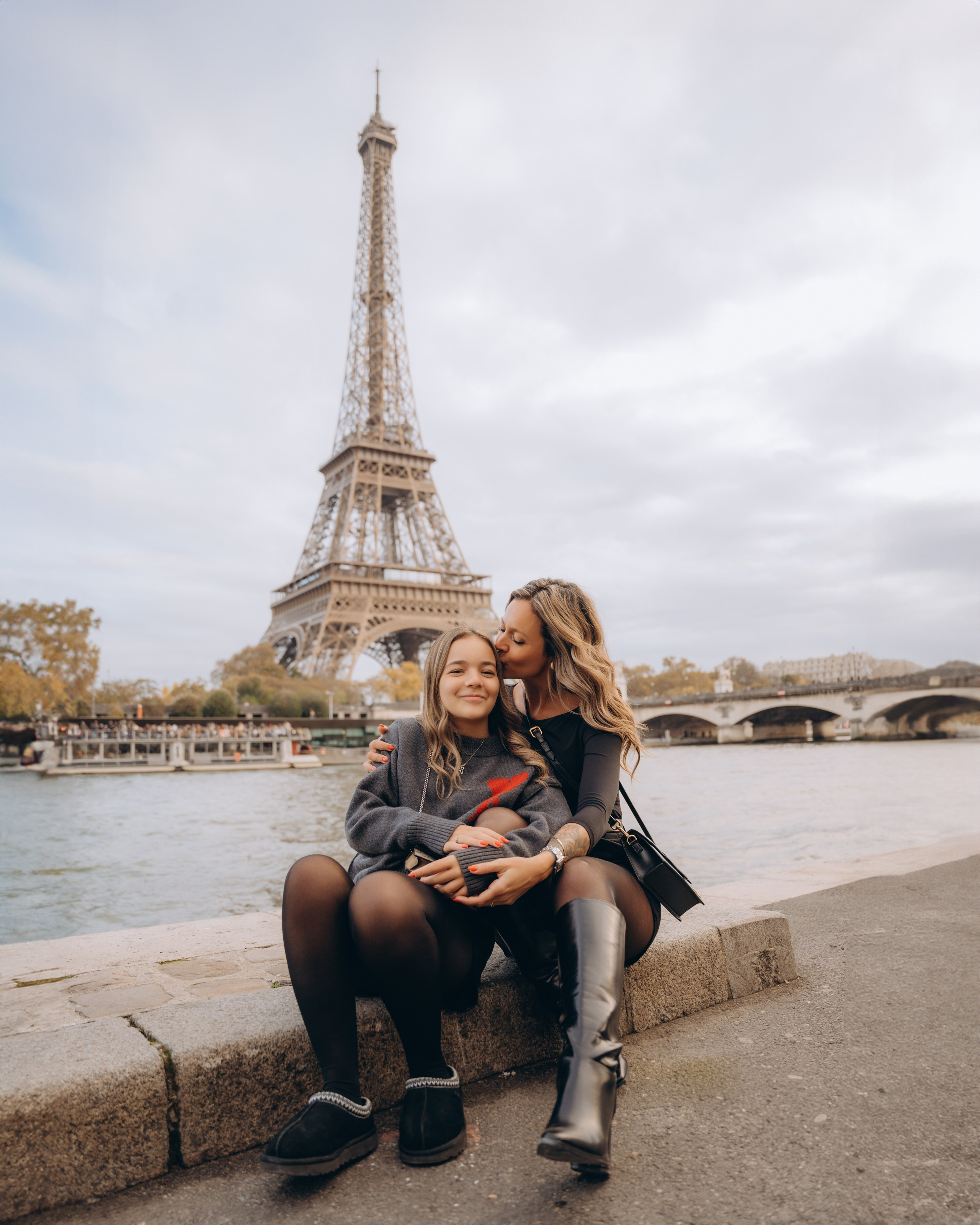 Family photo shoot. Paris. Professional photographer in Paris — Shybitska Iryna