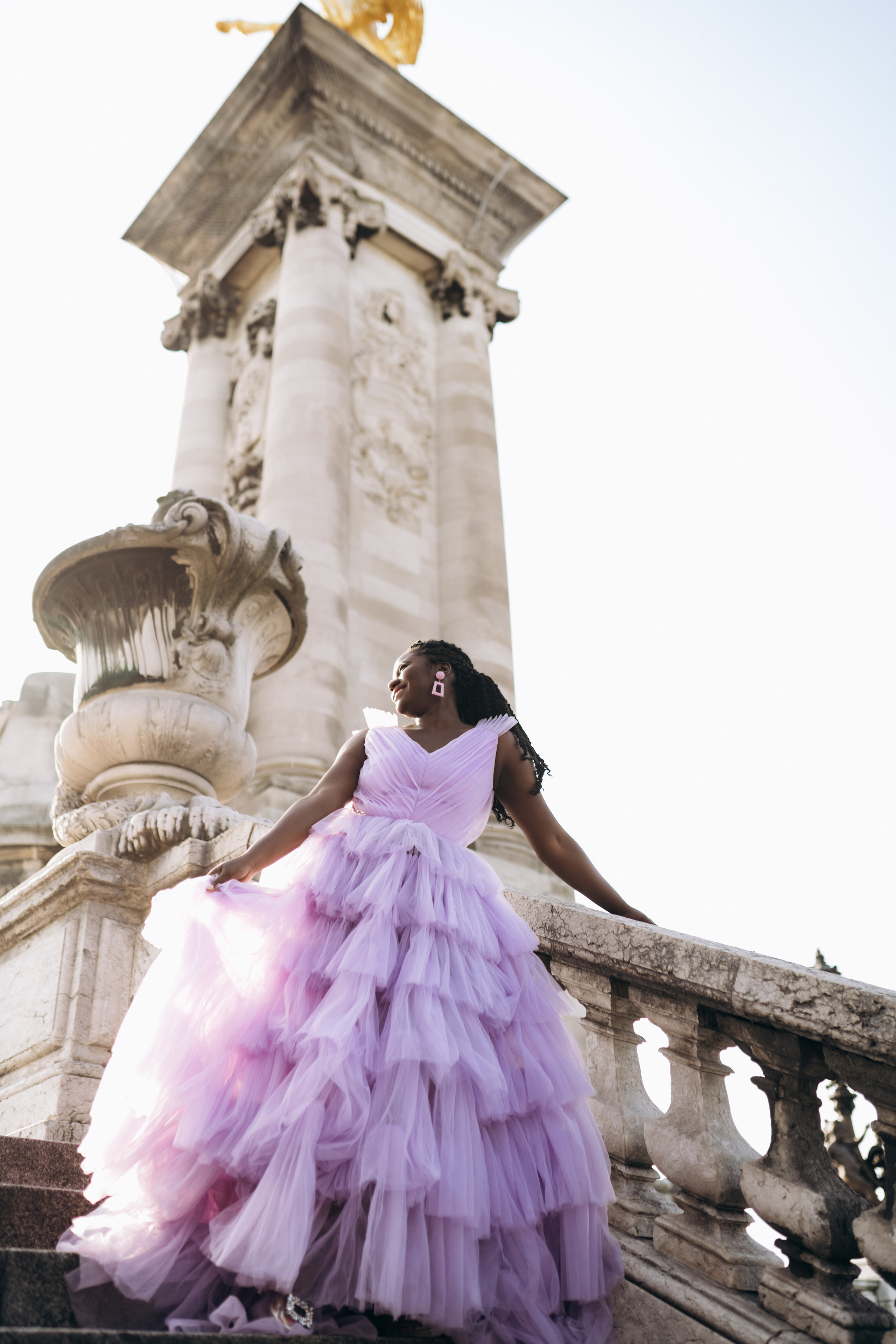 Family photo session in Paris — Louvre — Eiffel Tower. Professional photographer in Paris — Shybitska Iryna