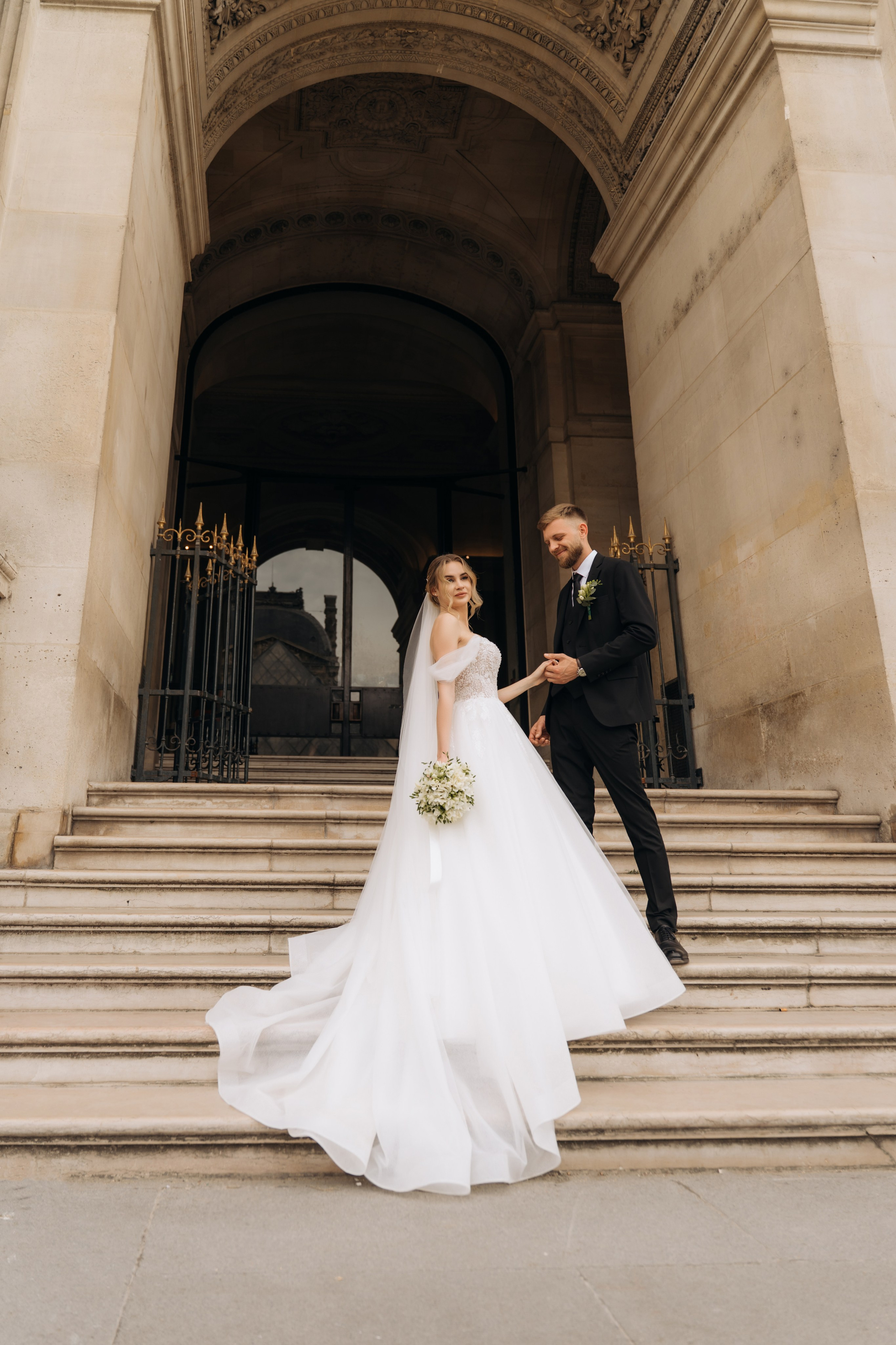 Wedding Day in Paris and Reception. Professional photographer in Paris — Shybitska Iryna
