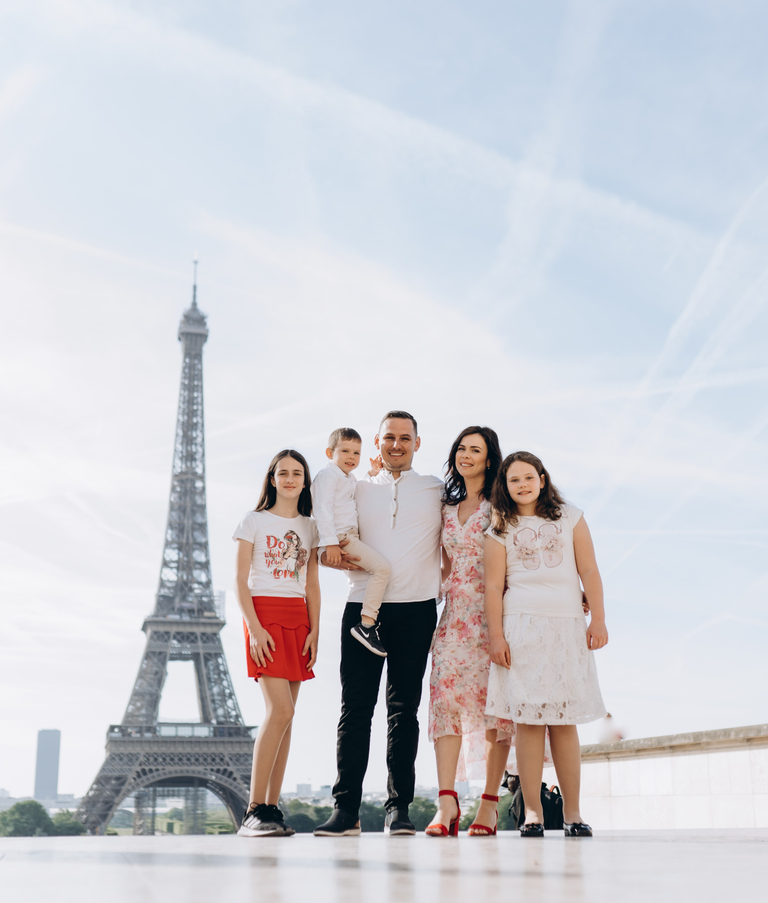Family photo shoot. Paris. Professional photographer in Paris — Shybitska Iryna