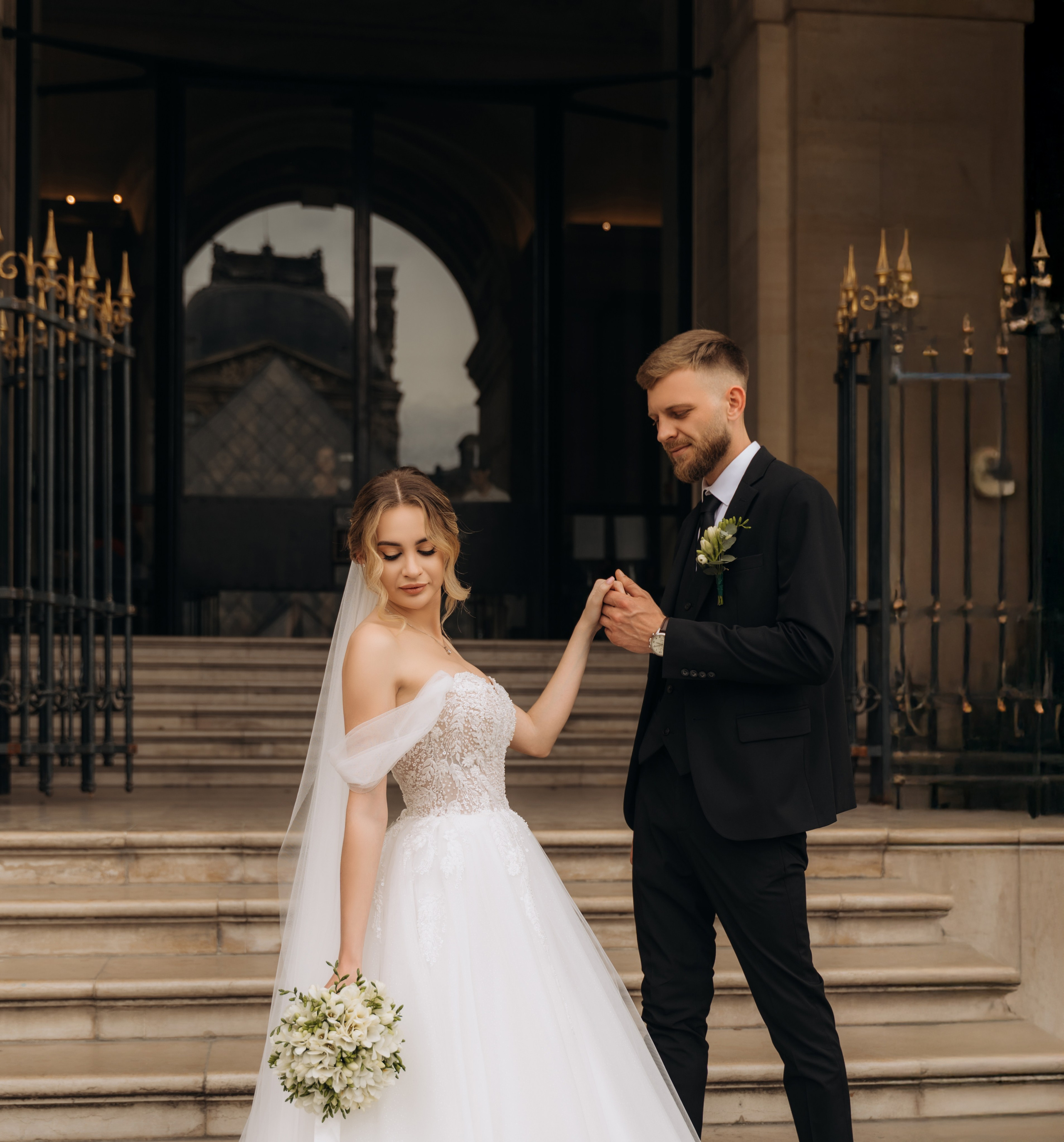 Wedding Day in Paris and Reception. Professional photographer in Paris — Shybitska Iryna