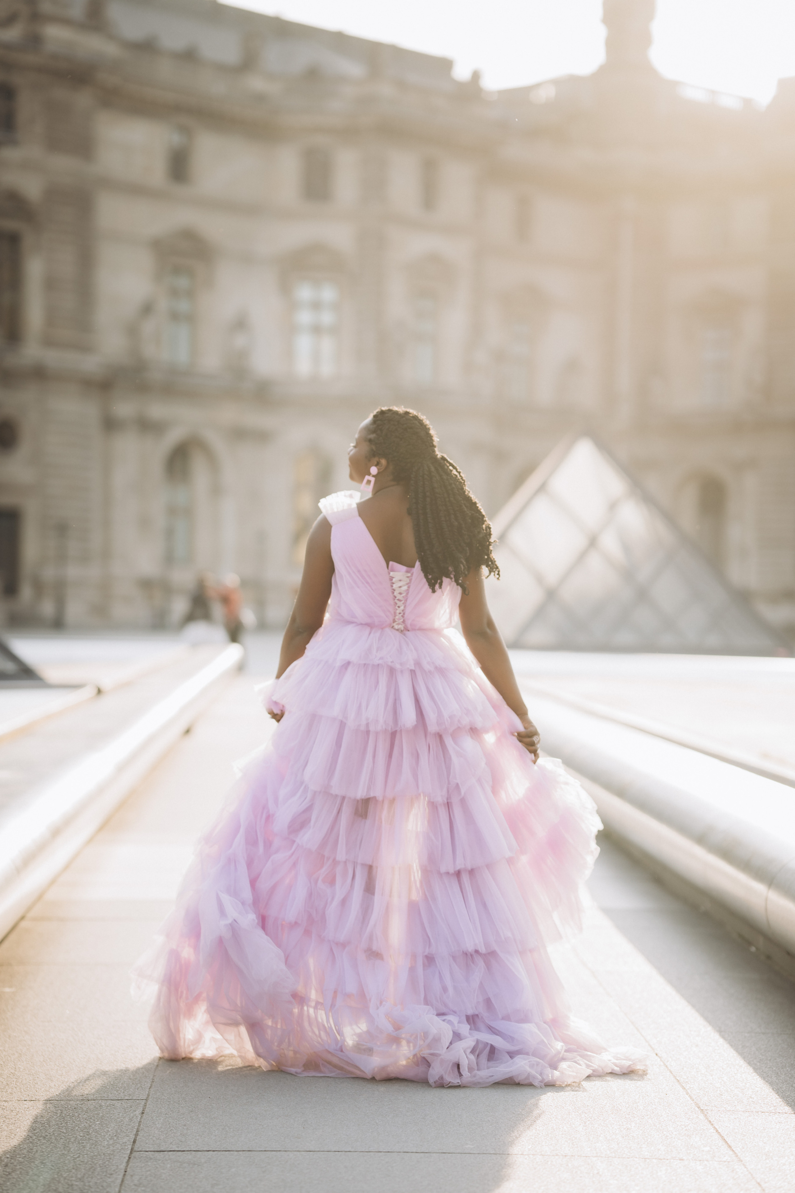 Family photo session in Paris — Louvre — Eiffel Tower. Professional photographer in Paris — Shybitska Iryna