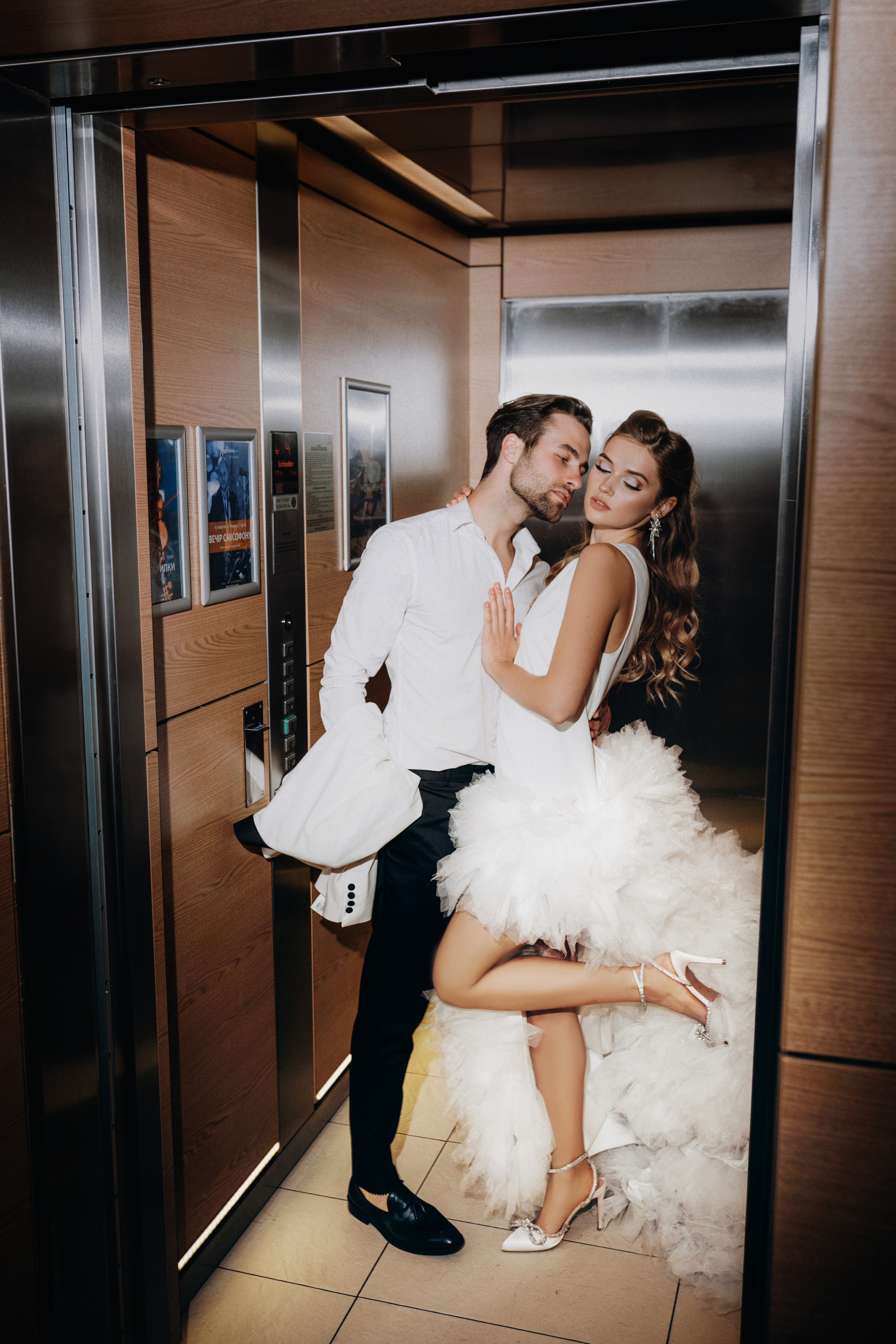 Весільна фотосесія в готелі. Professional photographer in Paris — Shybitska Iryna