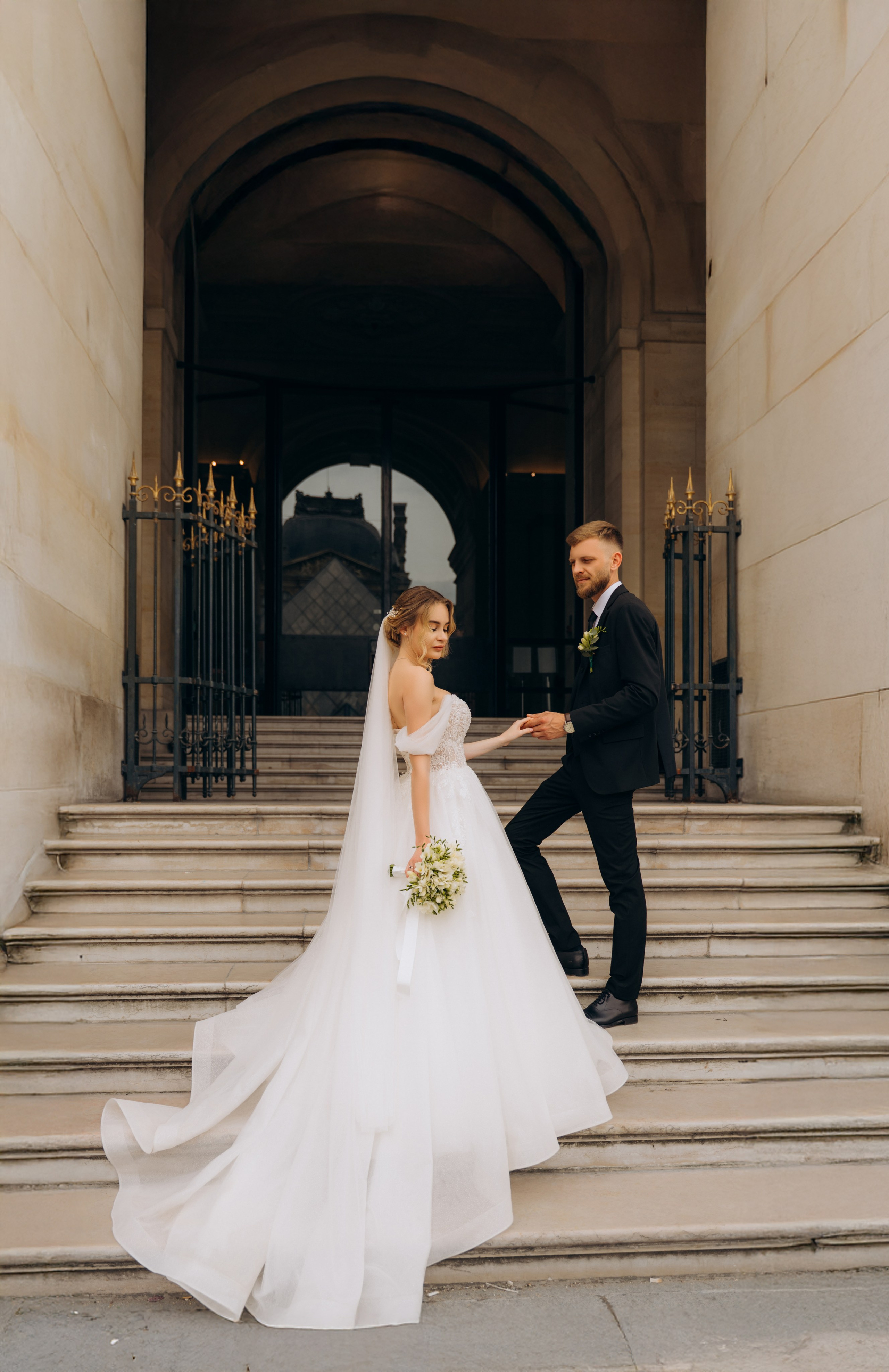 Wedding Day in Paris and Reception. Professional photographer in Paris — Shybitska Iryna