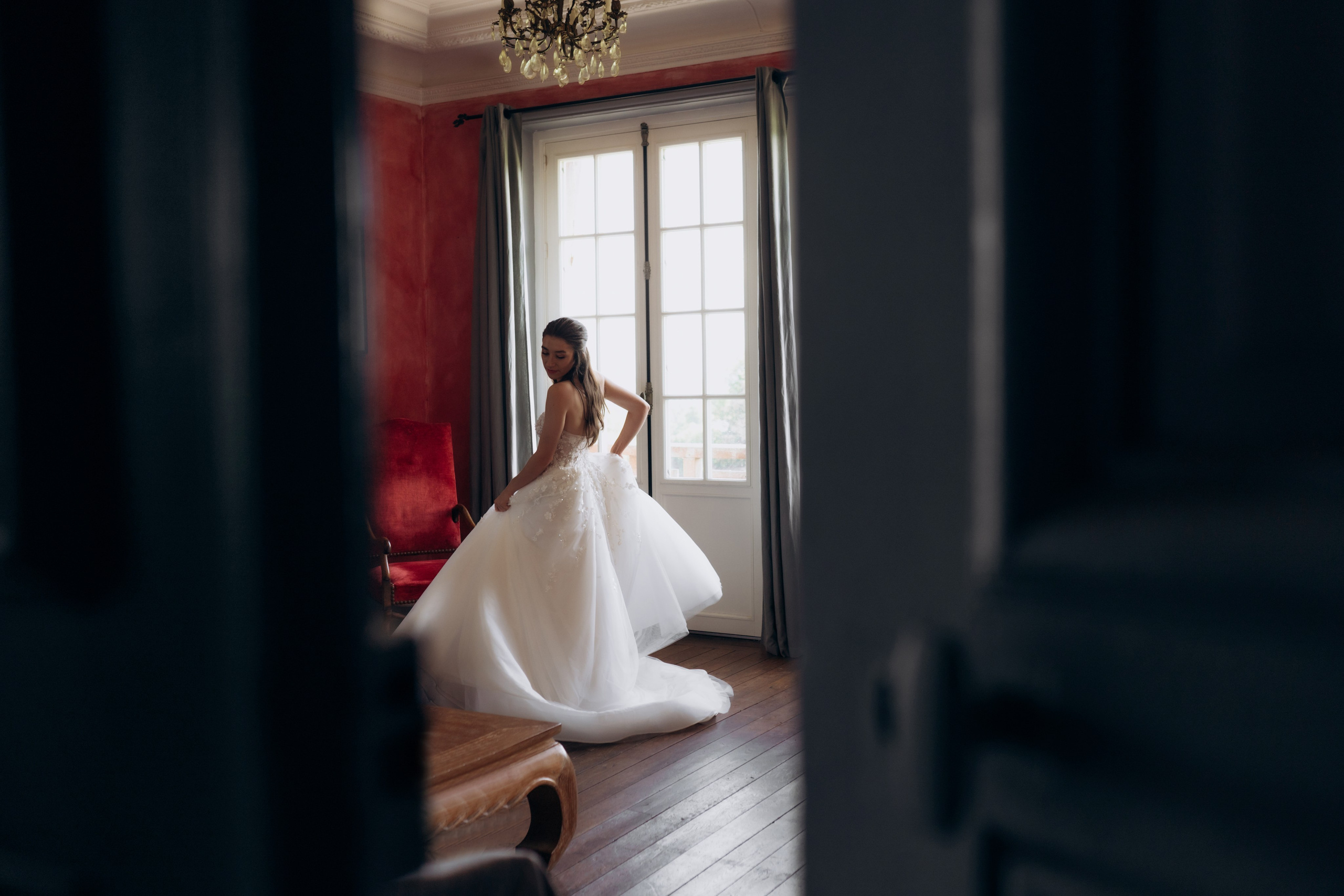 Свадебная фотосессия во французском замке. Professional photographer in Paris — Shybitska Iryna