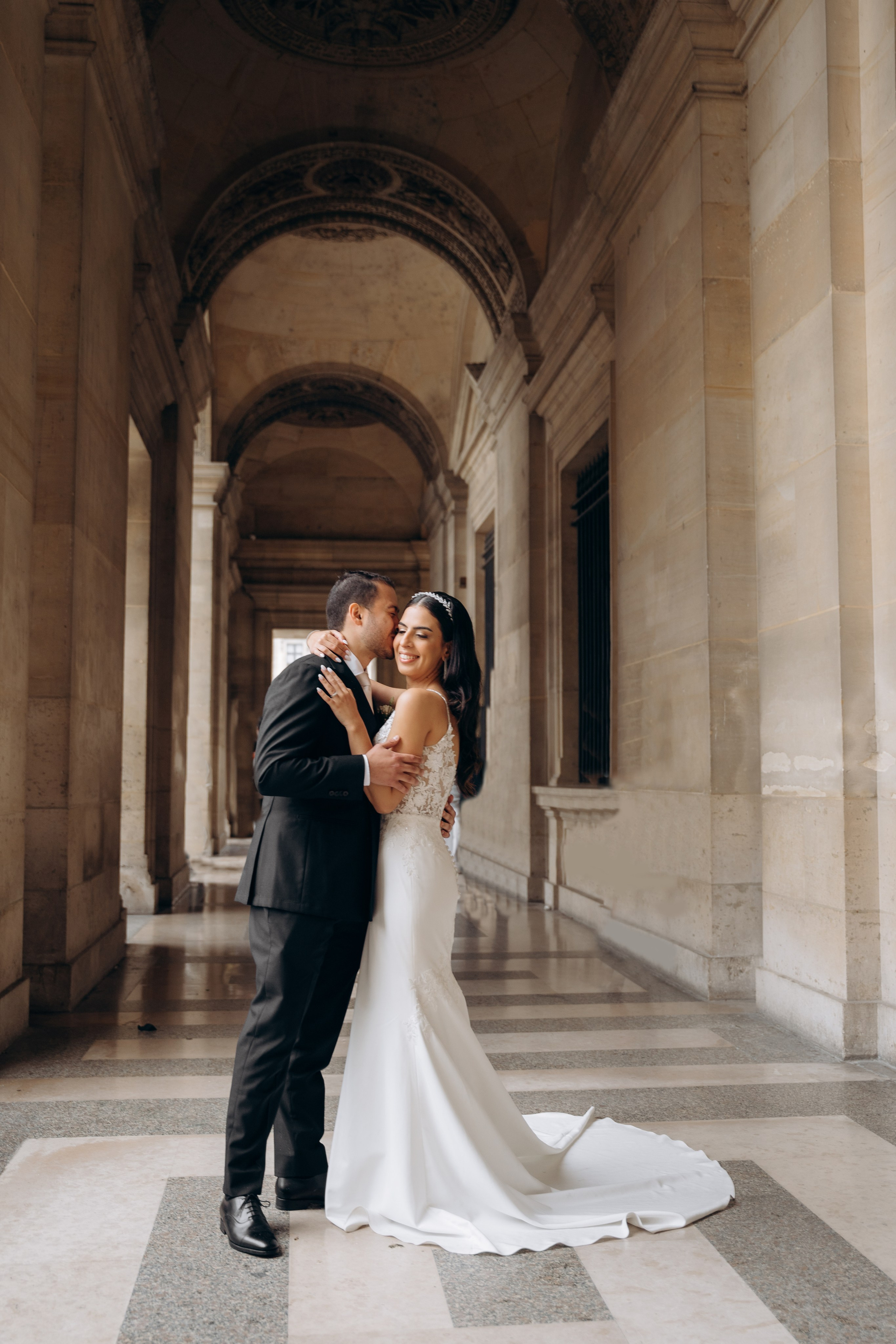 Wedding photo shoot in France_Cabriolet_Paris. Professional photographer in Paris — Shybitska Iryna