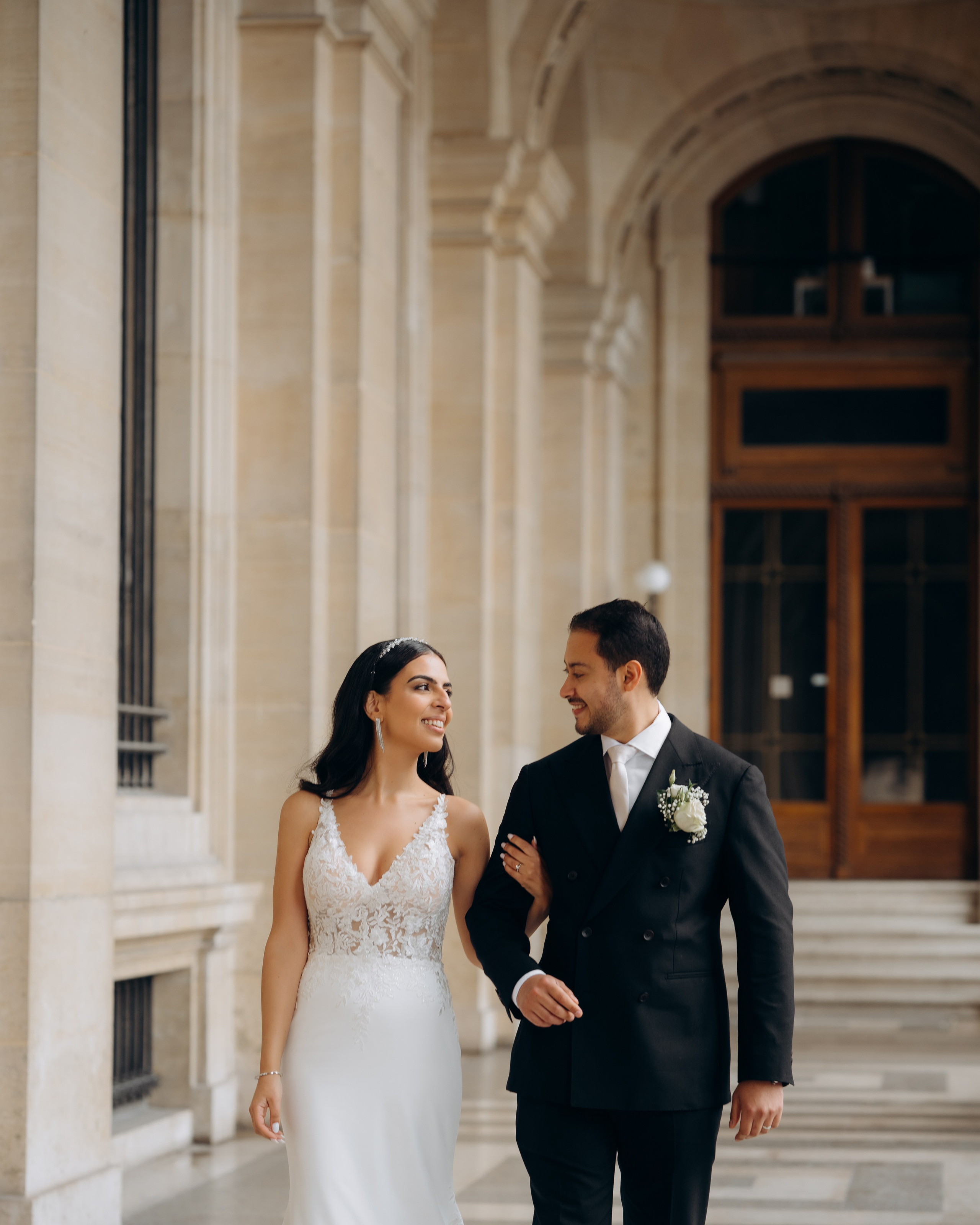 Wedding photo shoot in France_Cabriolet_Paris. Professional photographer in Paris — Shybitska Iryna