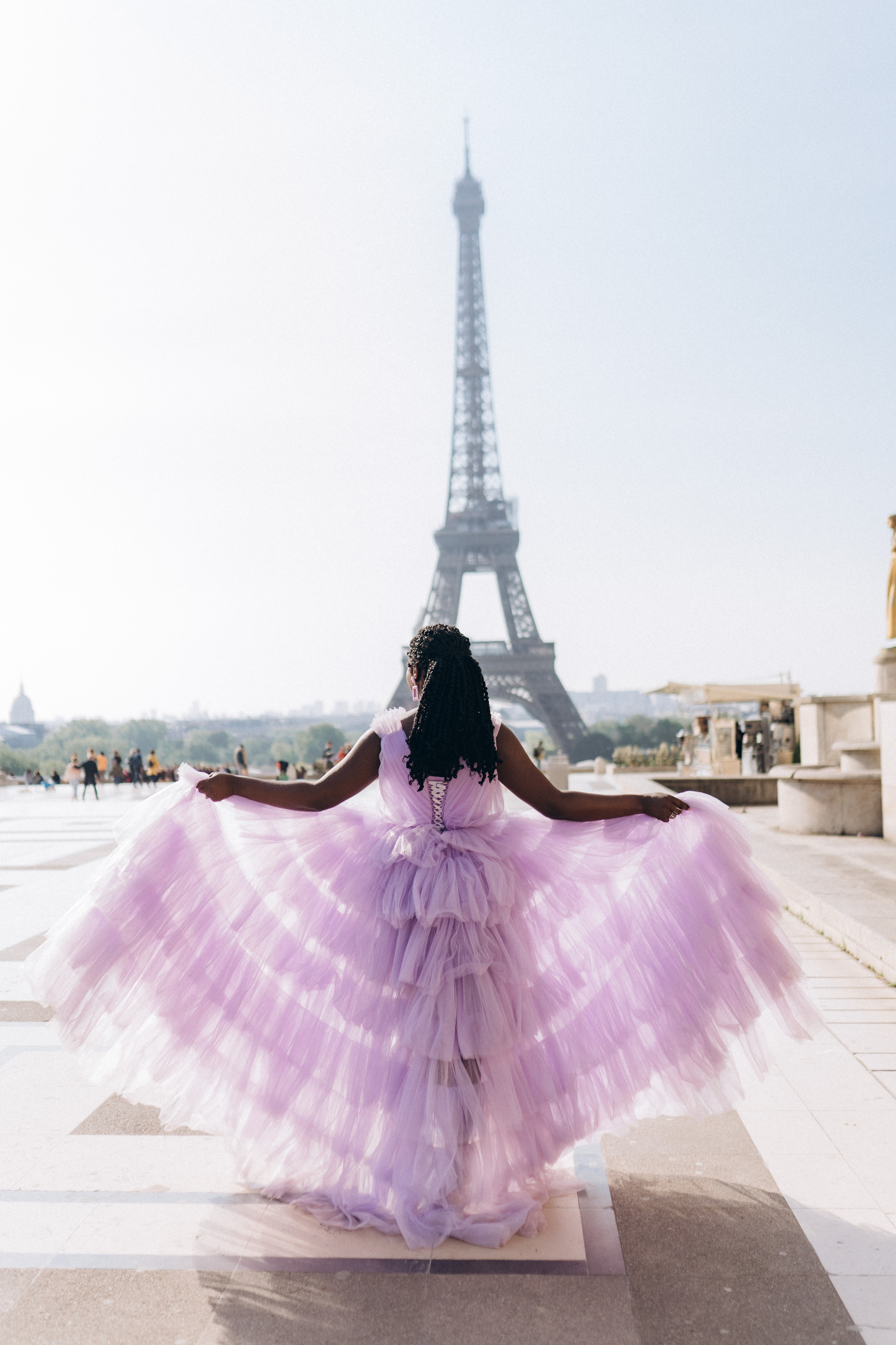 Family photo session in Paris — Louvre — Eiffel Tower. Professional photographer in Paris — Shybitska Iryna