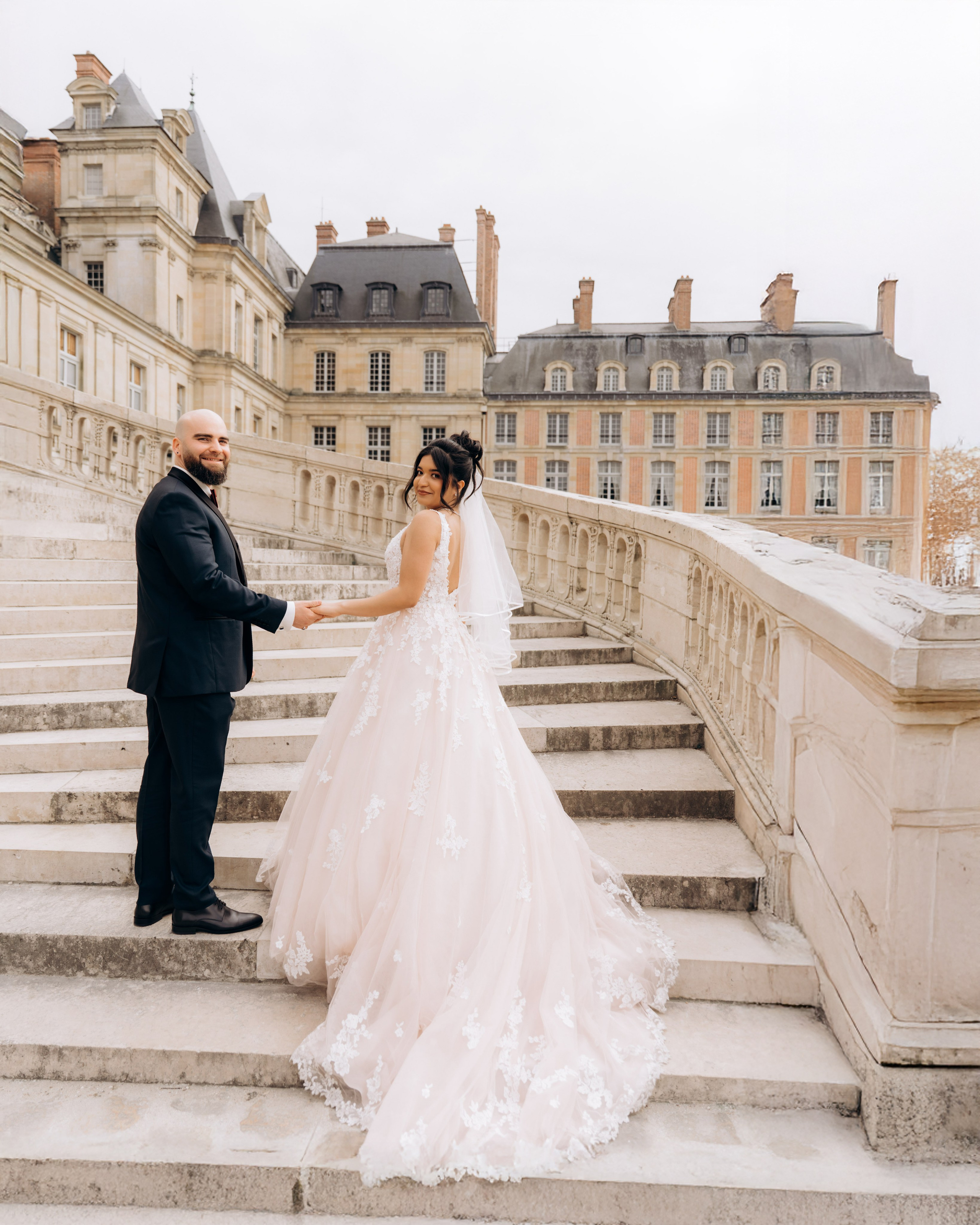 Town hall civil ceremony & wedding photoshoot in France. Professional photographer in Paris — Shybitska Iryna