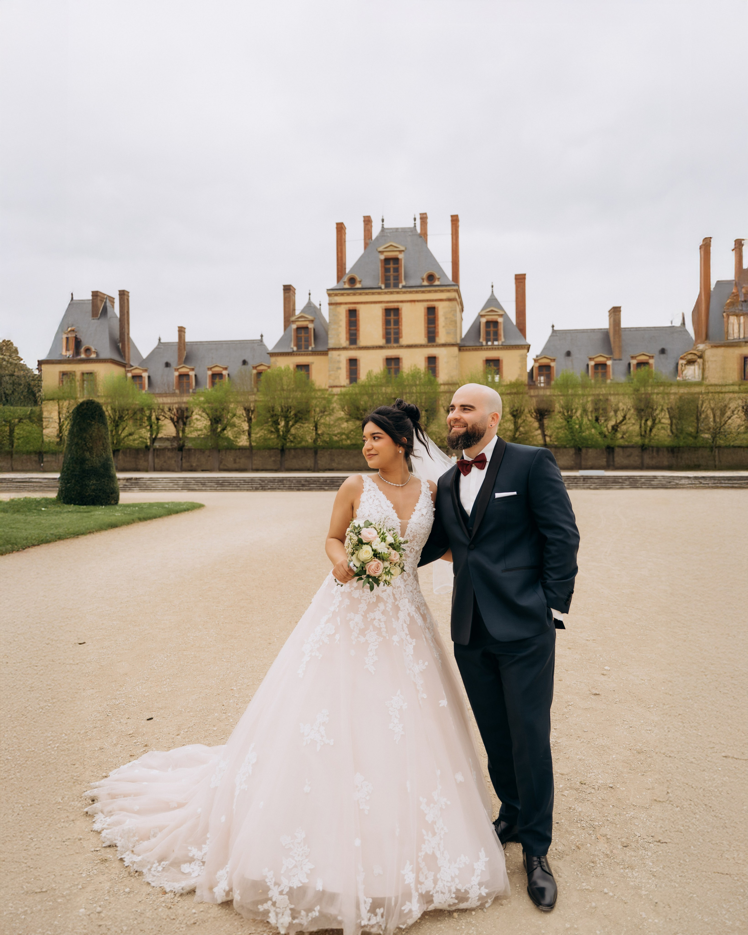 Town hall civil ceremony & wedding photoshoot in France. Professional photographer in Paris — Shybitska Iryna