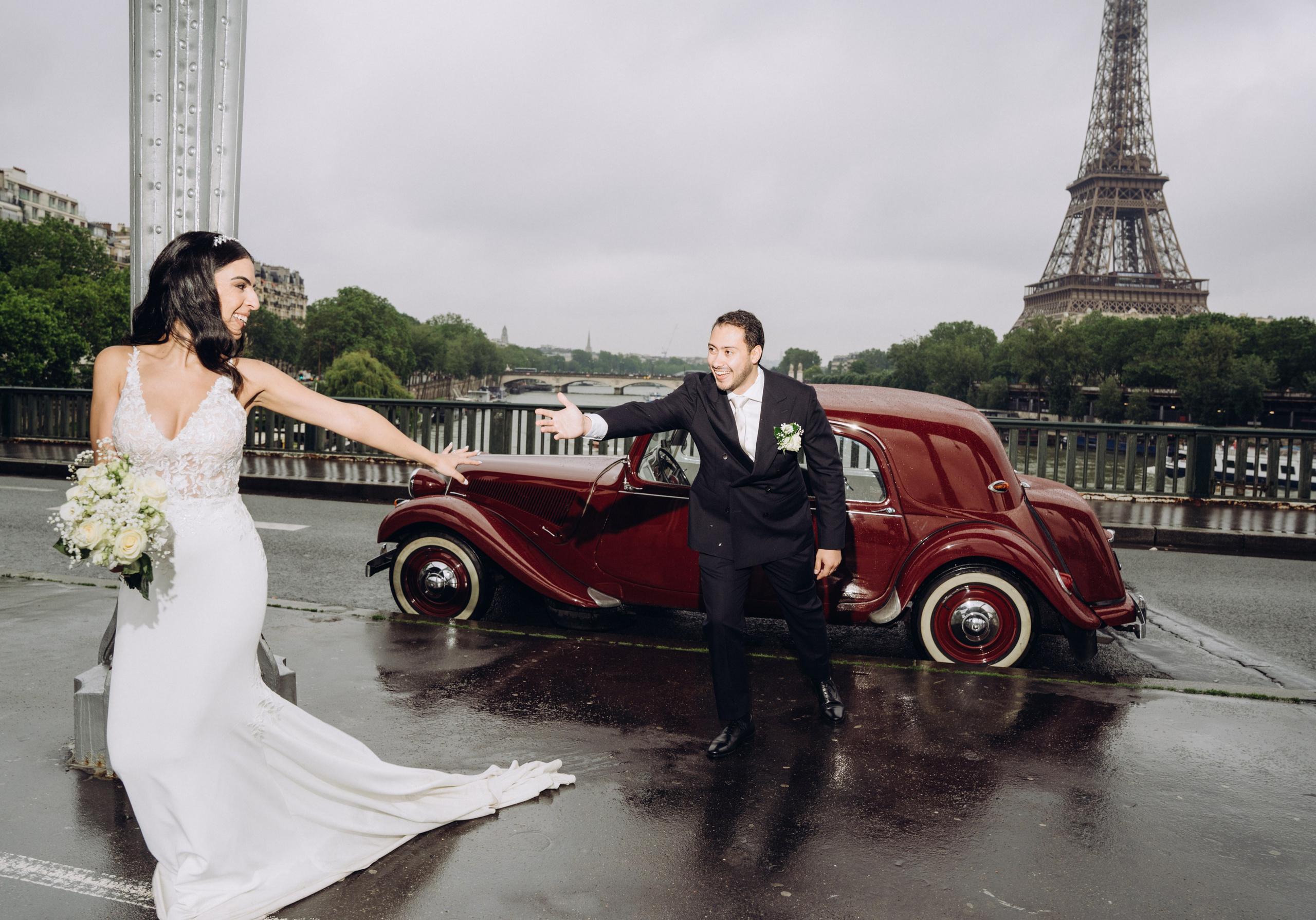 Wedding photo shoot in France_Cabriolet_Paris. Professional photographer in Paris — Shybitska Iryna