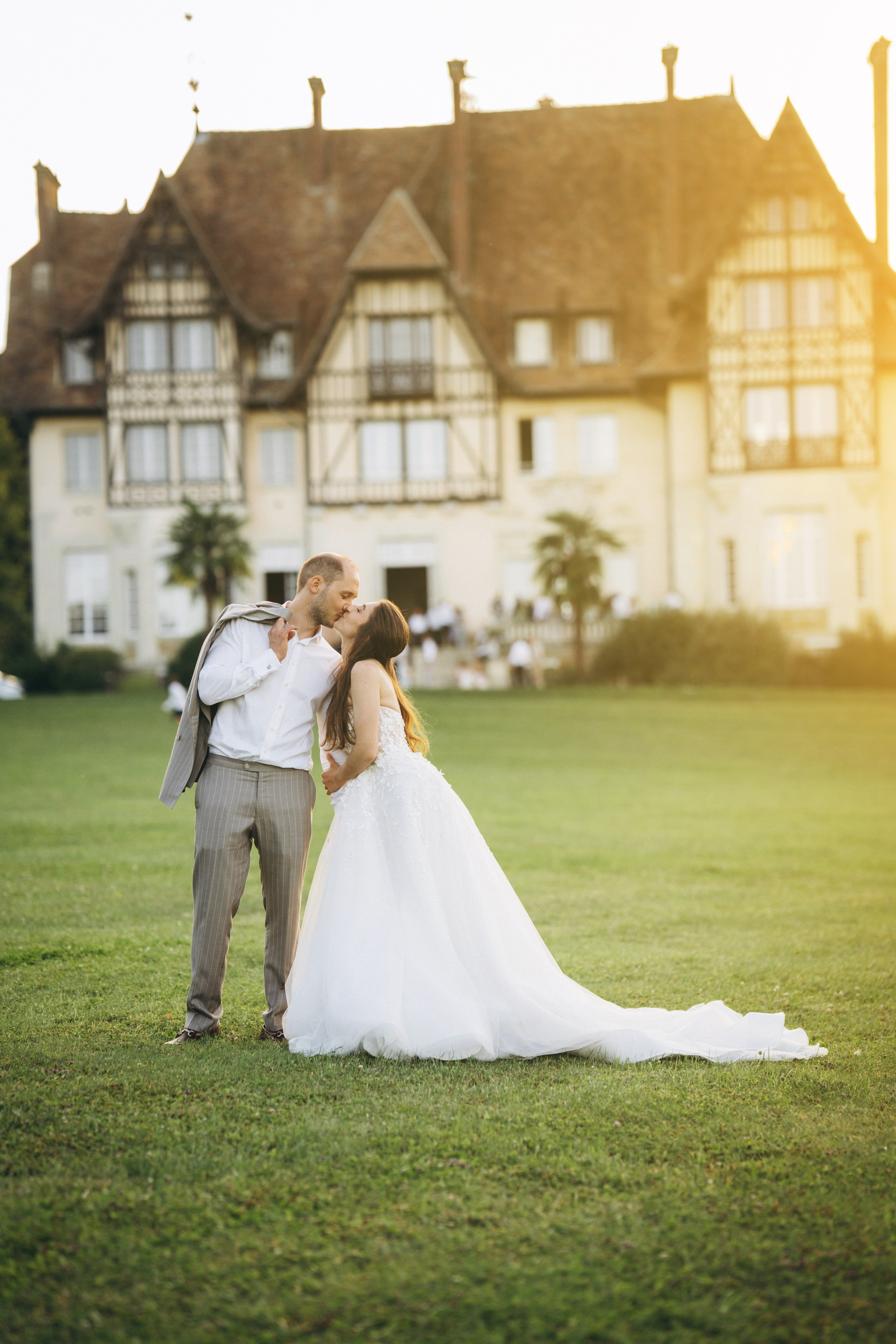 Свадебная фотосессия во французском замке. Professional photographer in Paris — Shybitska Iryna