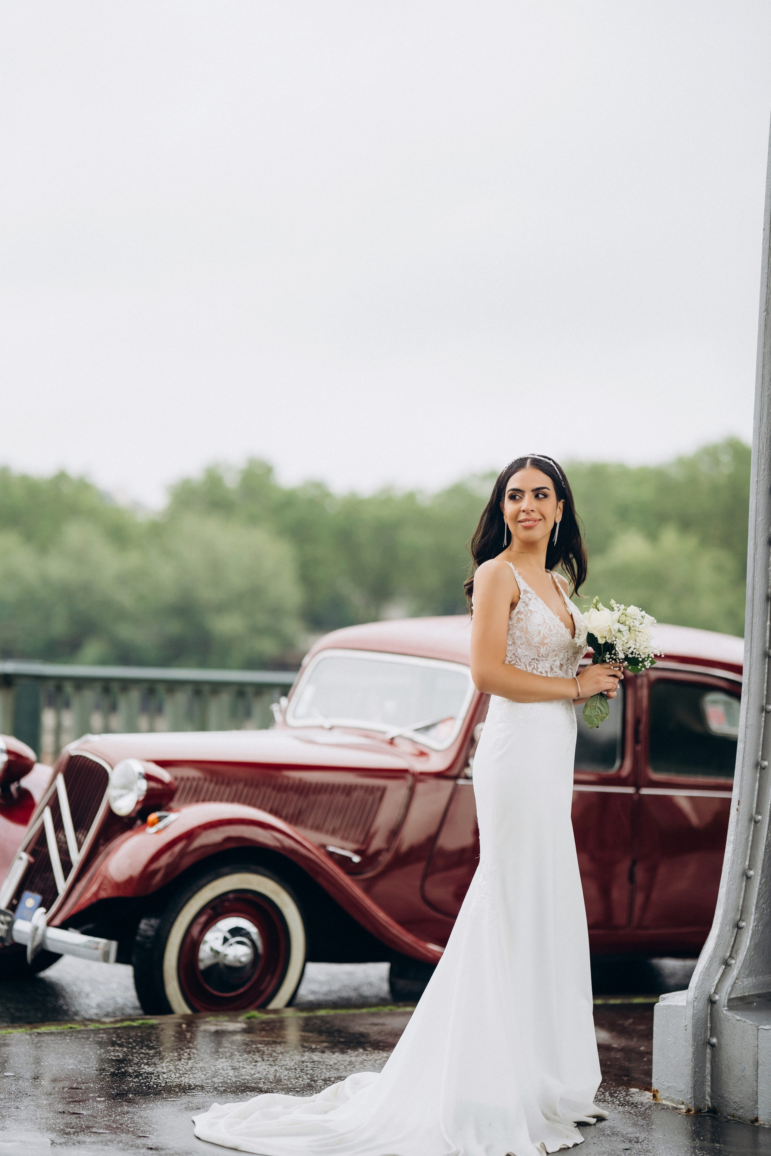 Wedding photo shoot in France_Cabriolet_Paris. Professional photographer in Paris — Shybitska Iryna