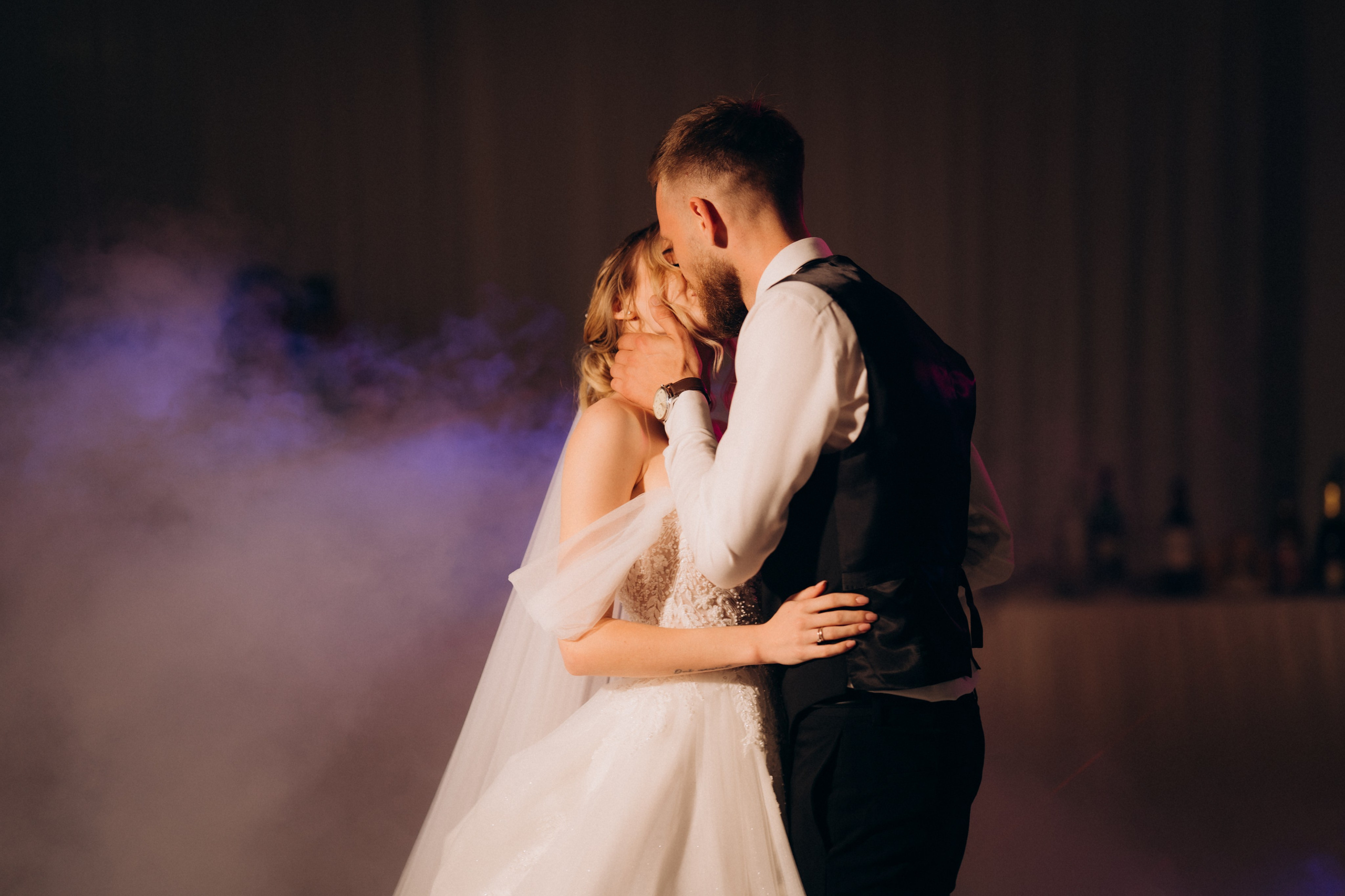 Wedding Day in Paris and Reception. Professional photographer in Paris — Shybitska Iryna