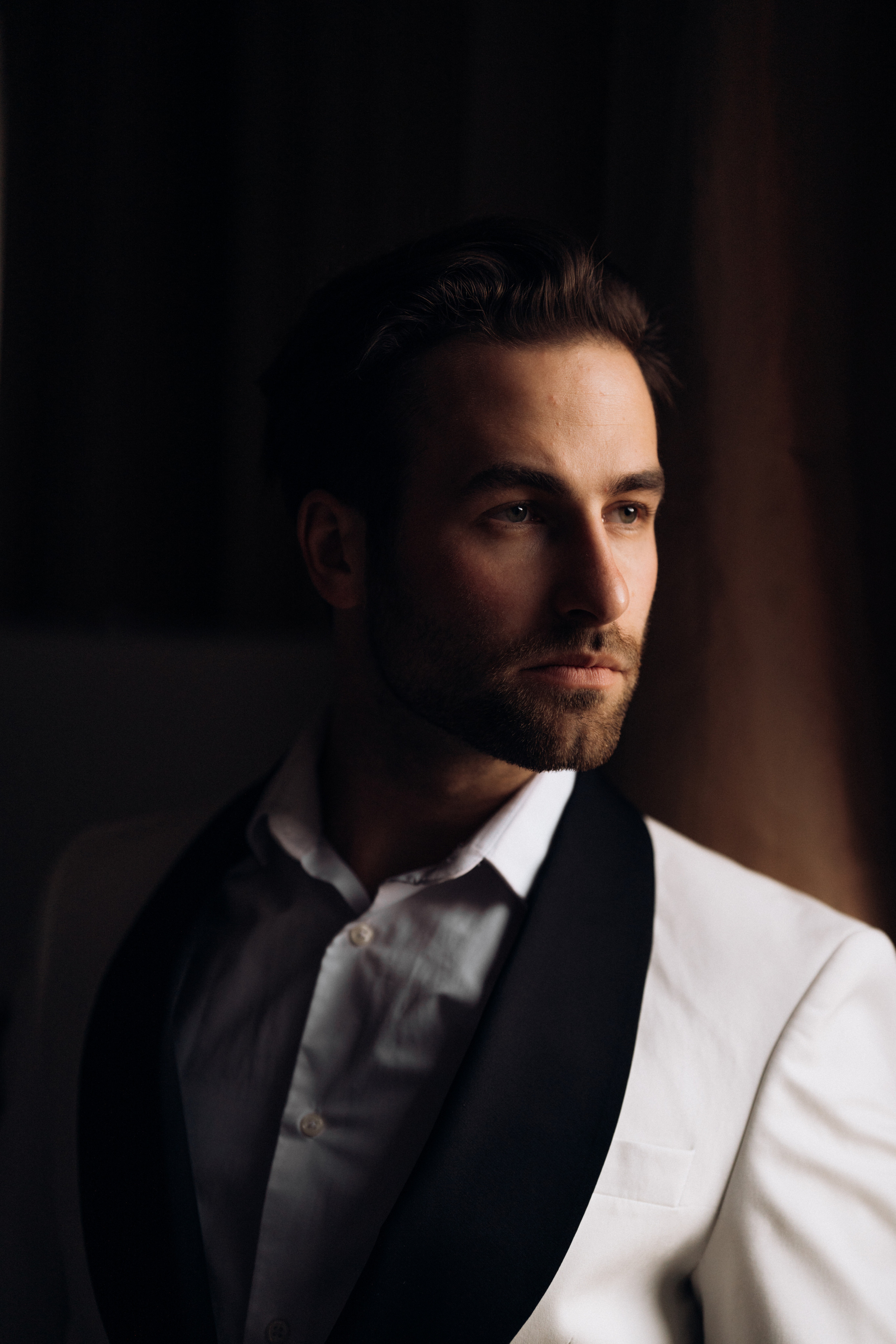 Весільна фотосесія в готелі. Professional photographer in Paris — Shybitska Iryna