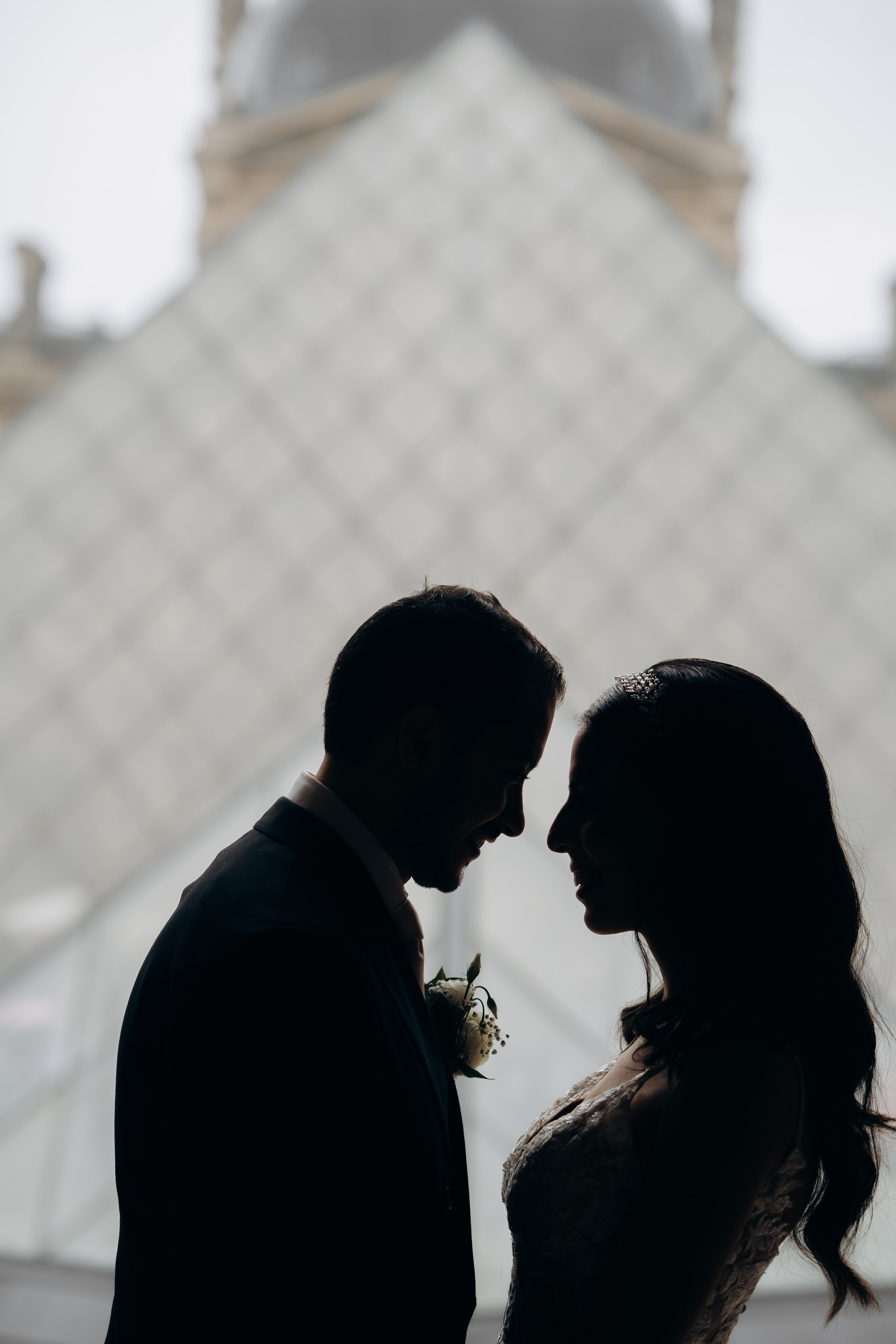 Wedding photo shoot in France_Cabriolet_Paris. Professional photographer in Paris — Shybitska Iryna