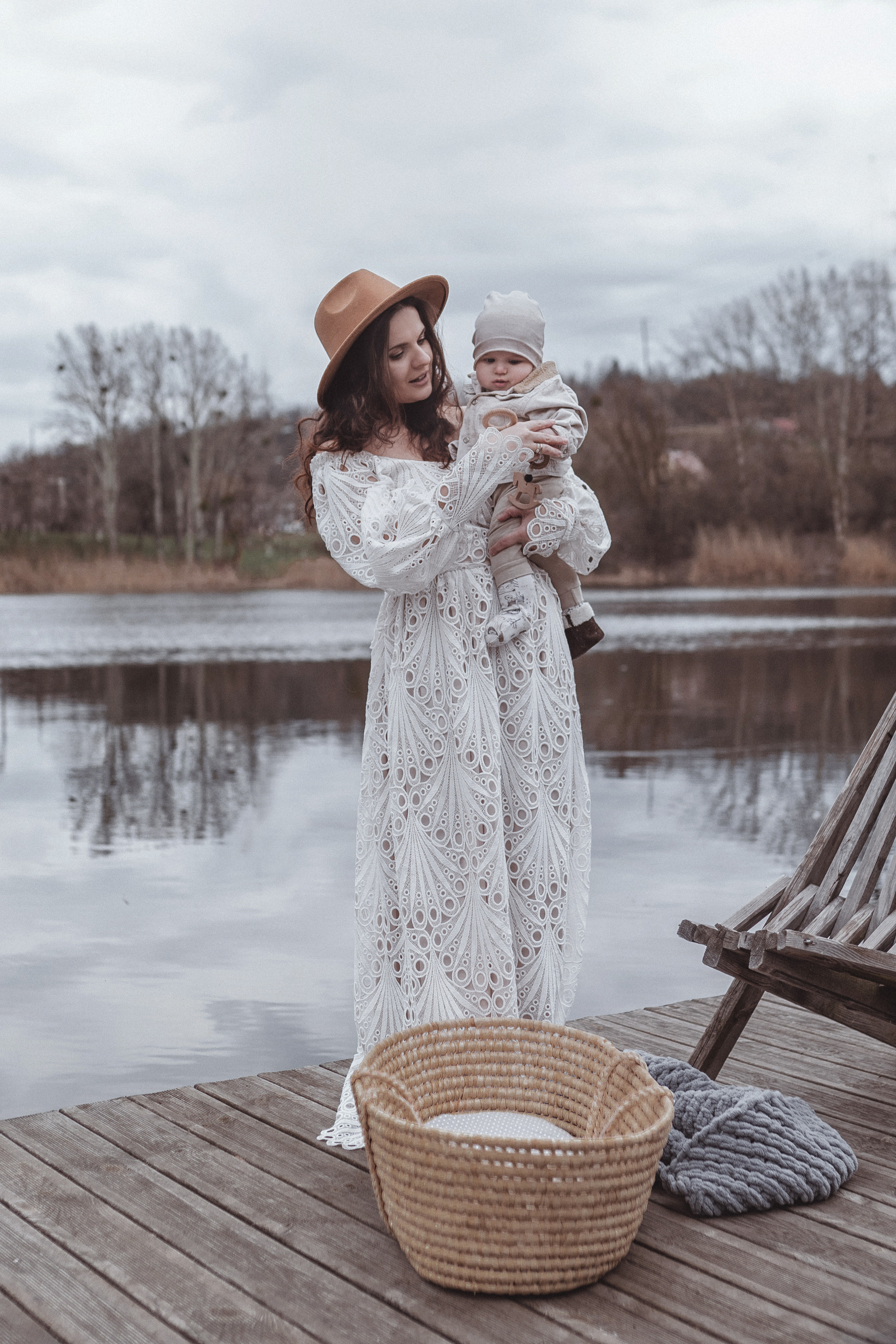 У озера. Professional photographer in Paris — Shybitska Iryna