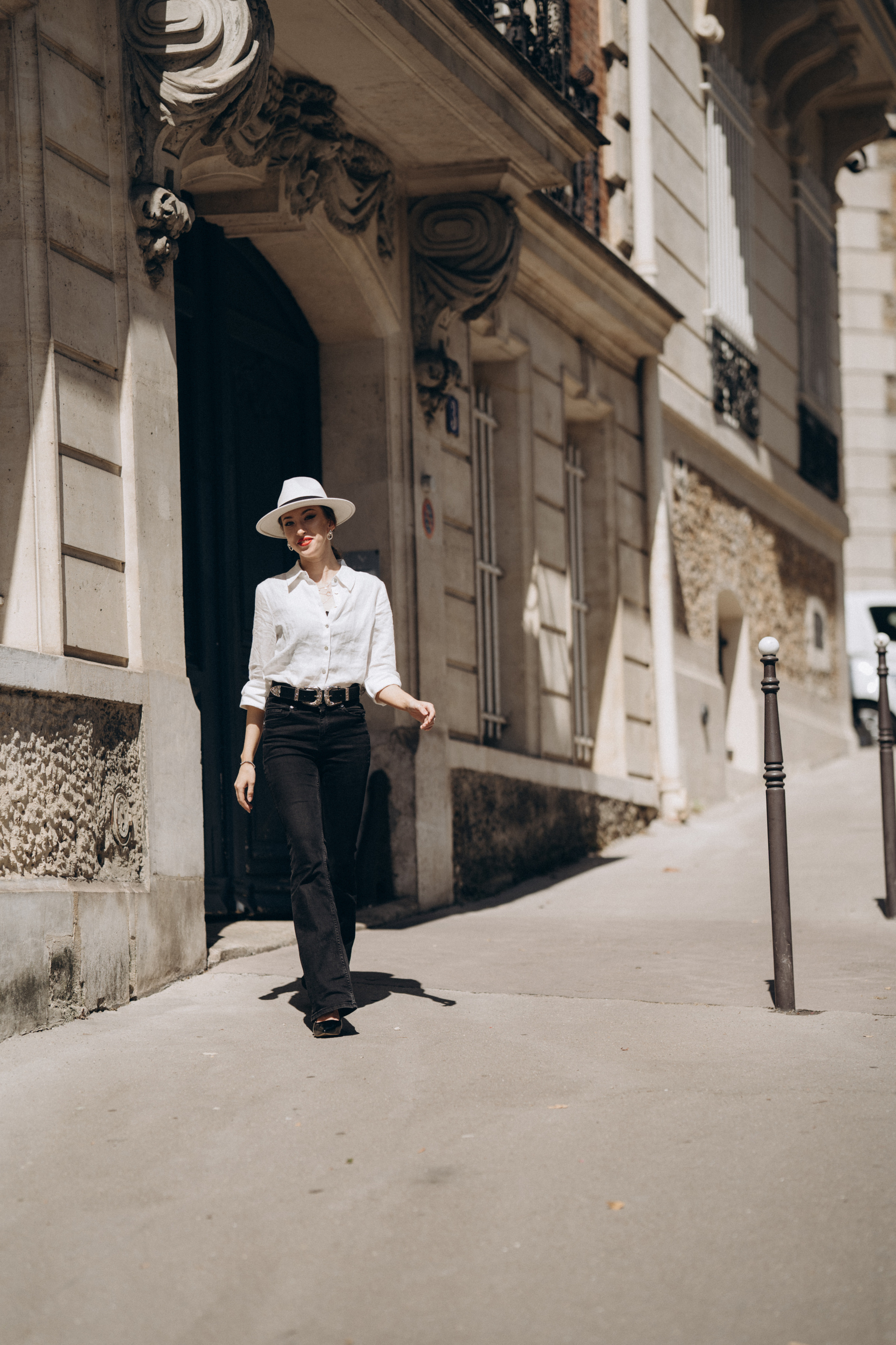 Photo shoot on the streets of Paris. Professional photographer in Paris — Shybitska Iryna
