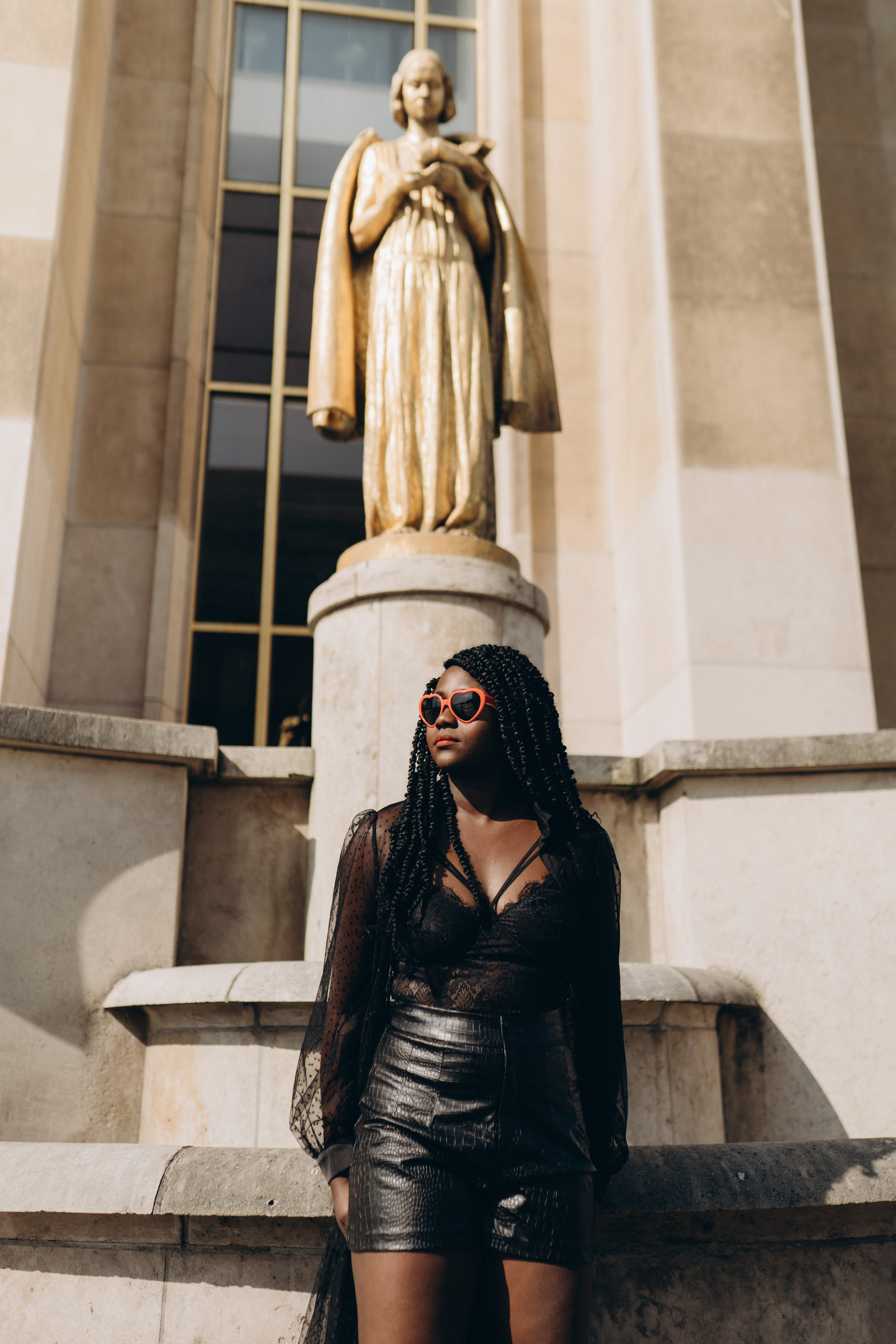 Family photo session in Paris — Louvre — Eiffel Tower. Professional photographer in Paris — Shybitska Iryna