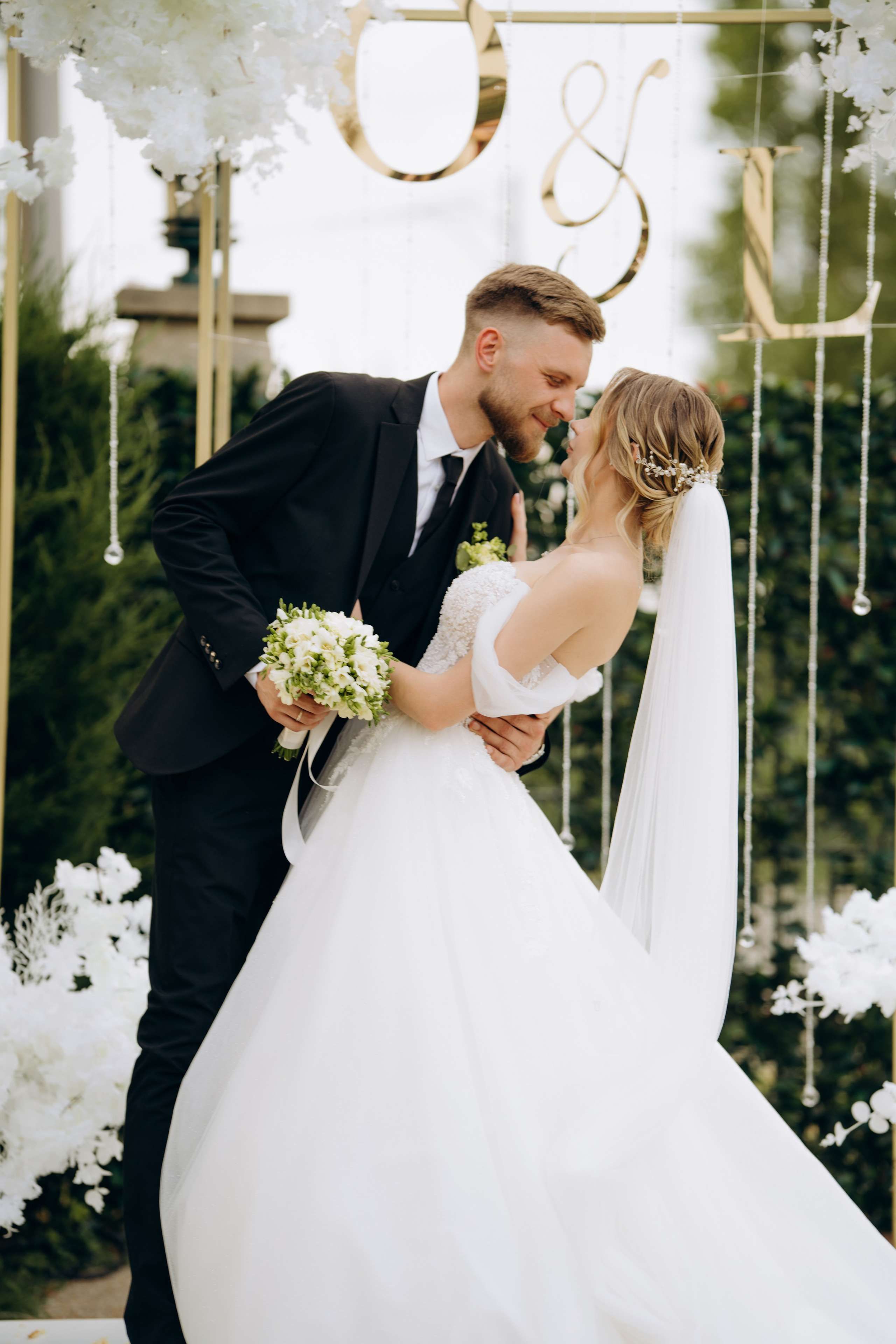 Wedding Day in Paris and Reception. Professional photographer in Paris — Shybitska Iryna