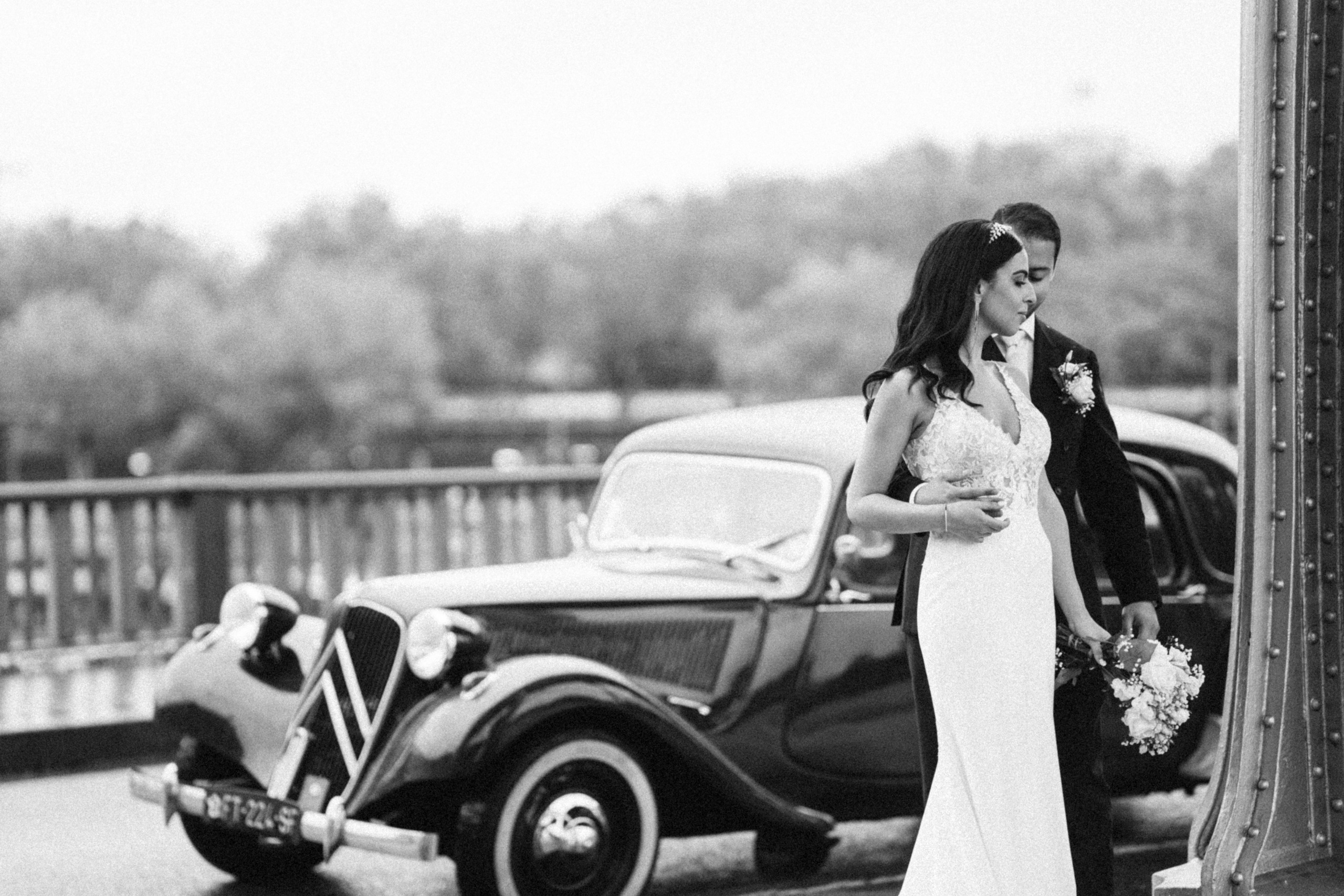 Wedding photo shoot in France_Cabriolet_Paris. Professional photographer in Paris — Shybitska Iryna
