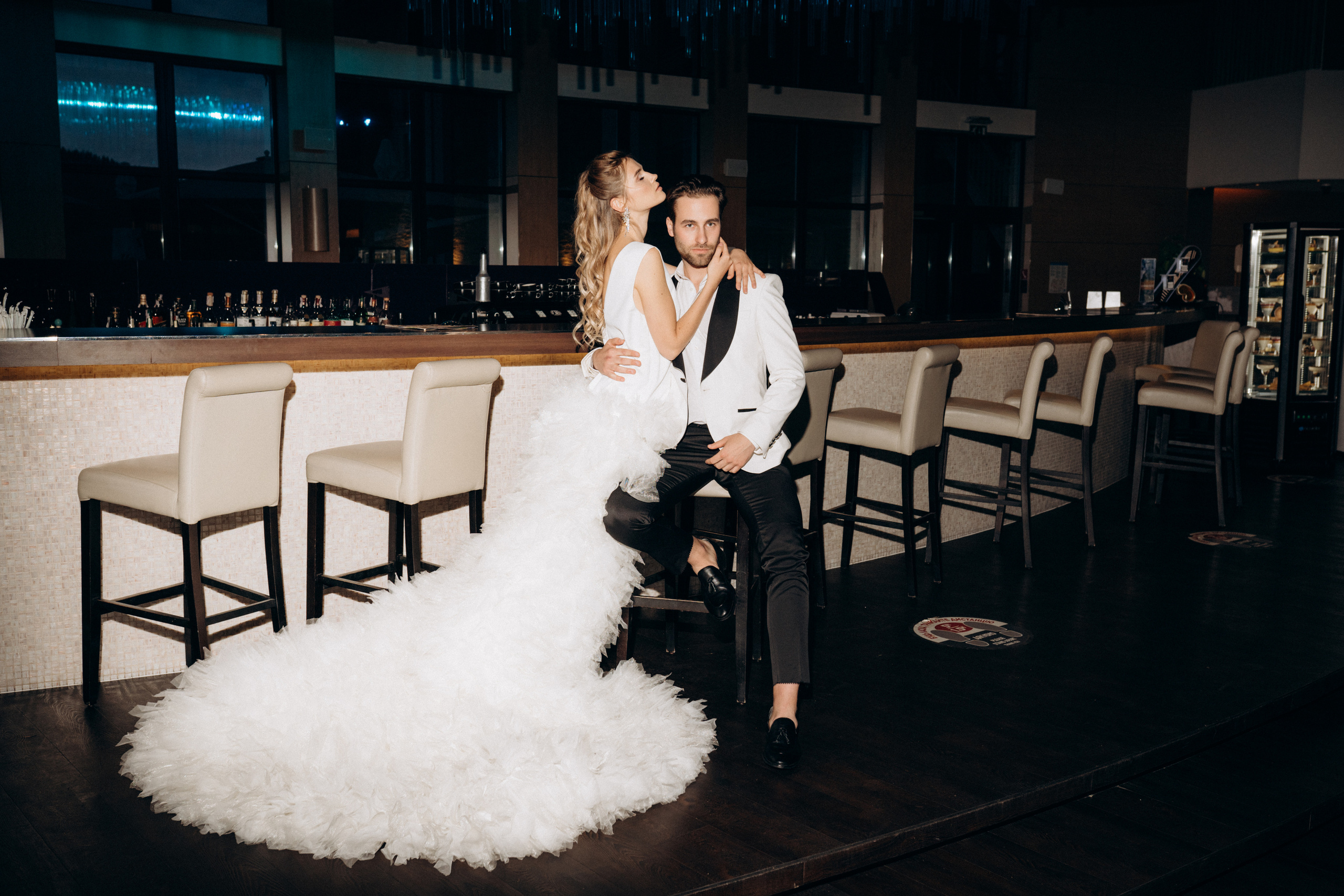 Весільна фотосесія в готелі. Professional photographer in Paris — Shybitska Iryna