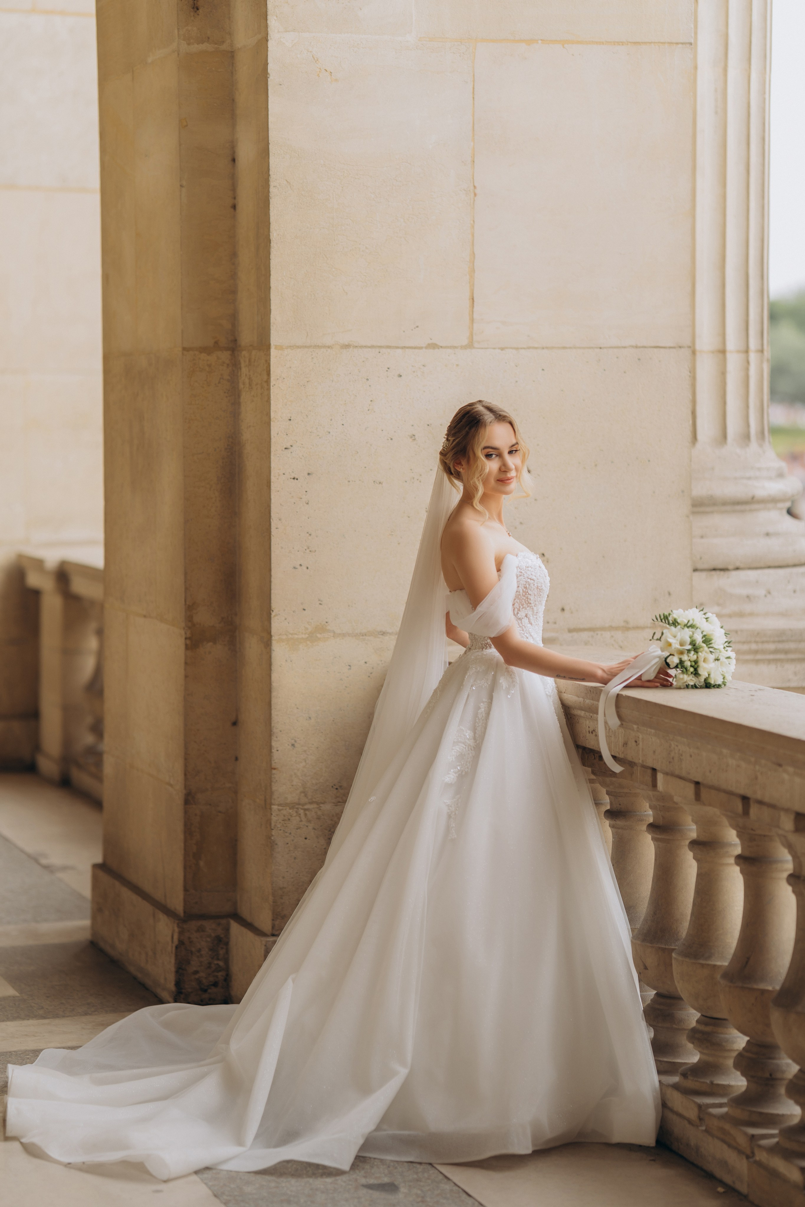 Wedding Day in Paris and Reception. Professional photographer in Paris — Shybitska Iryna