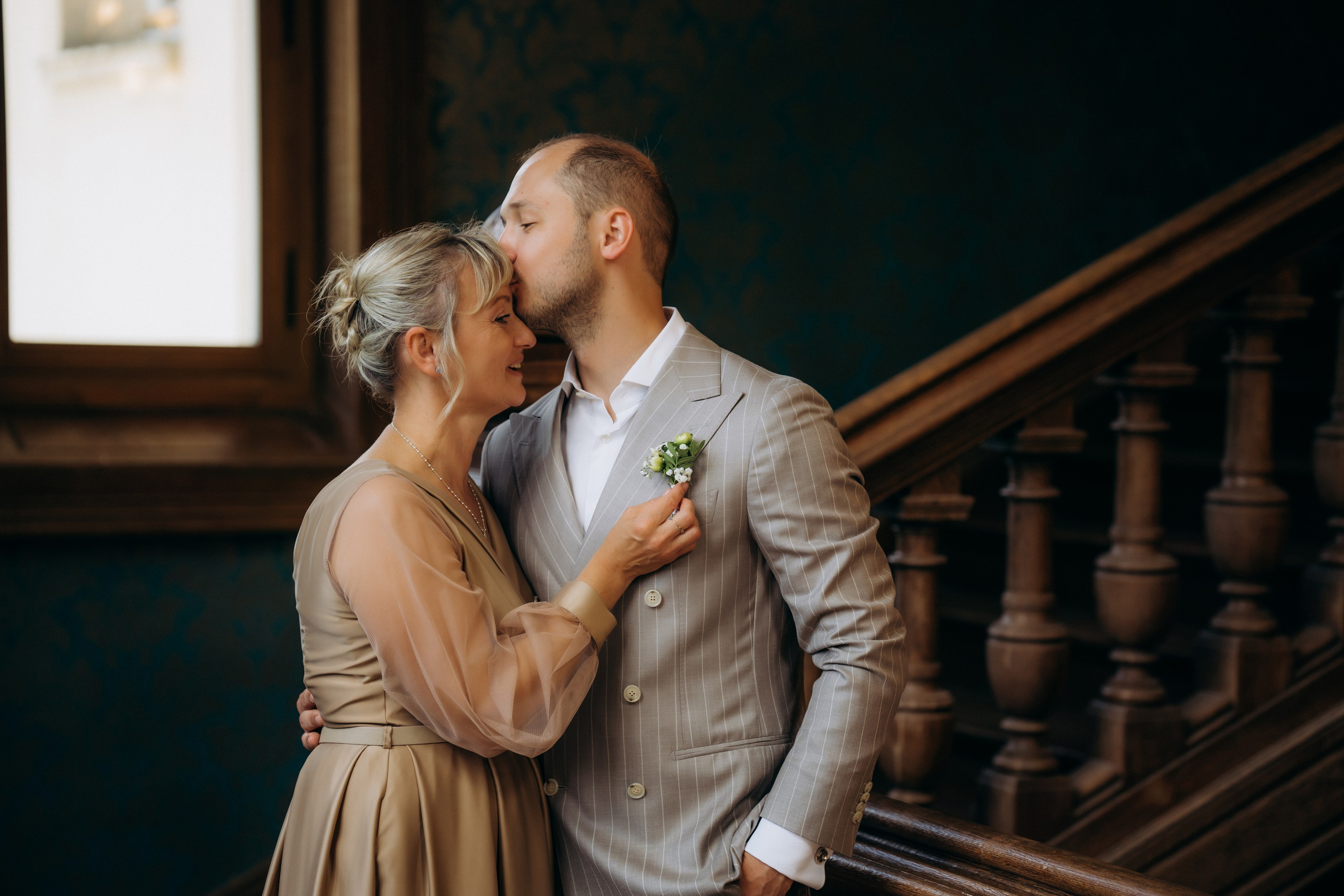 Свадебная фотосессия во французском замке. Professional photographer in Paris — Shybitska Iryna